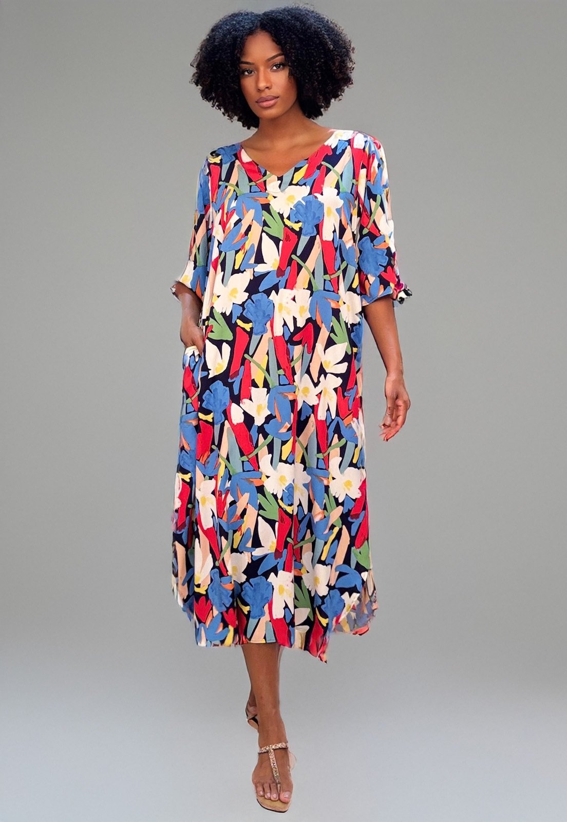 Vestido Midi Abapã Plano com Bolso Estampa Floresce