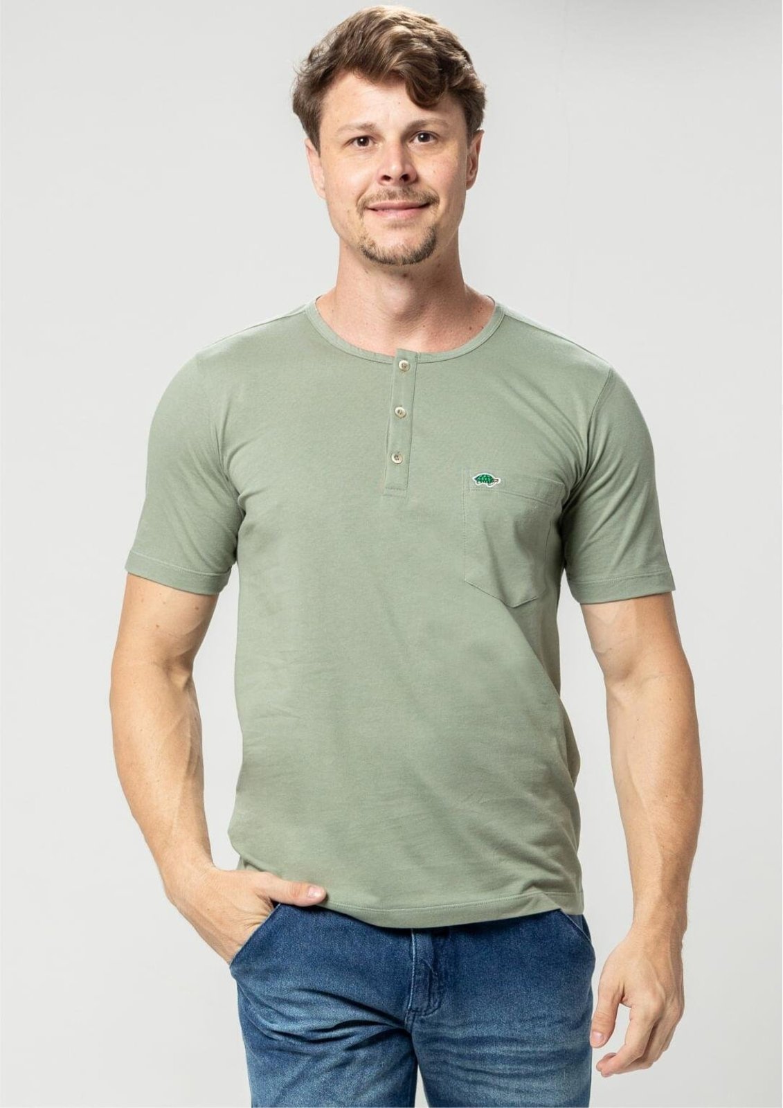 Camiseta Masculina com Botões | Pau a Pique Verde