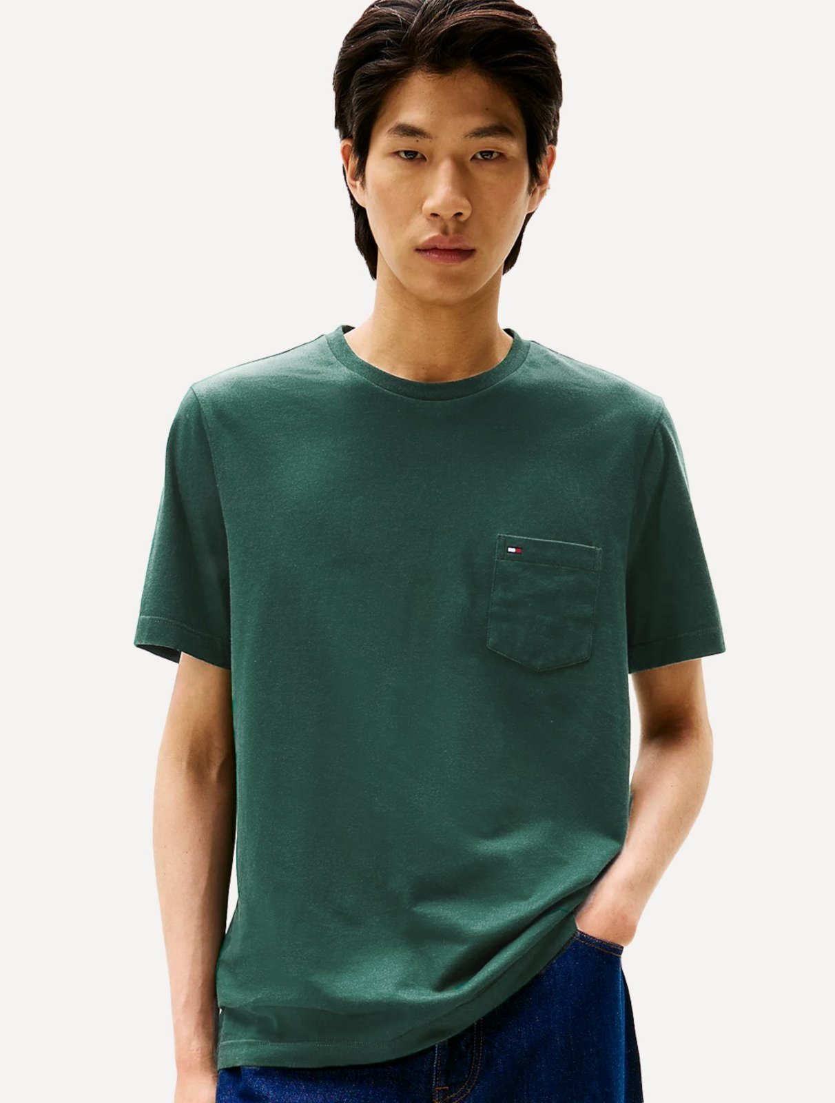 Vista 2 Camiseta Tommy Jeans Masculina Regular Pocket Escuro verde Tommy Jeans verde