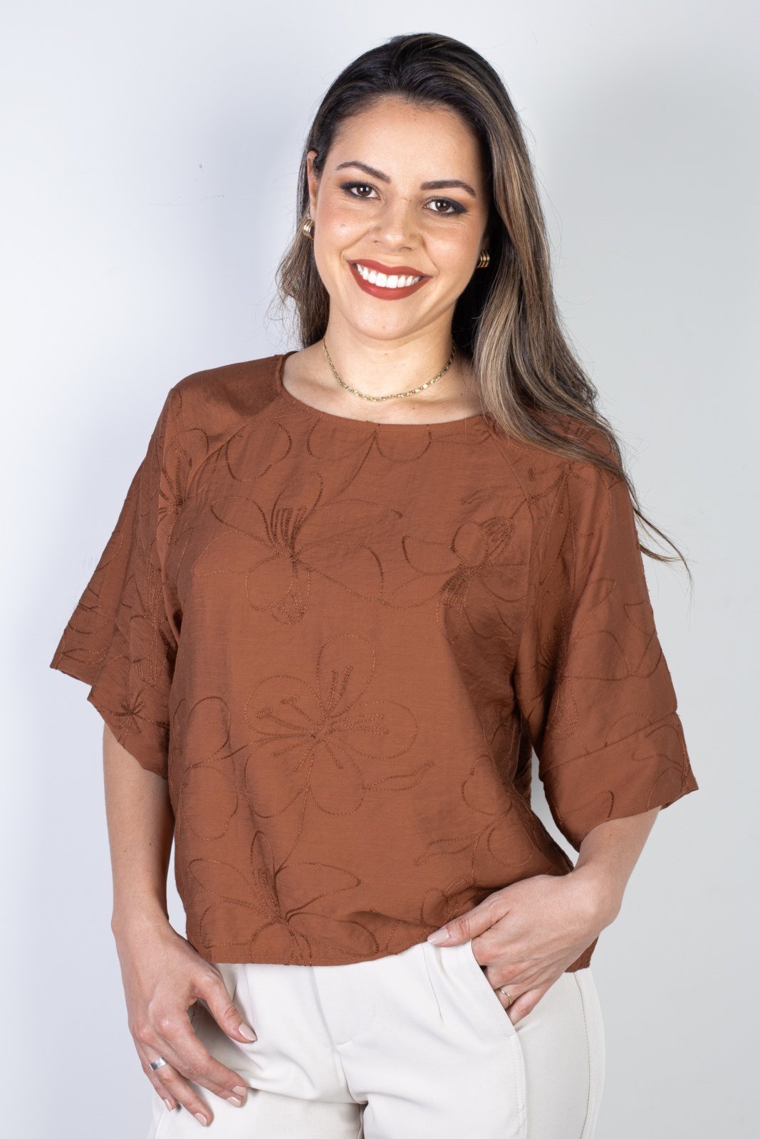 Blusa Enluaze Feminina Manga 7/8 Bordada 51111 – Marrom