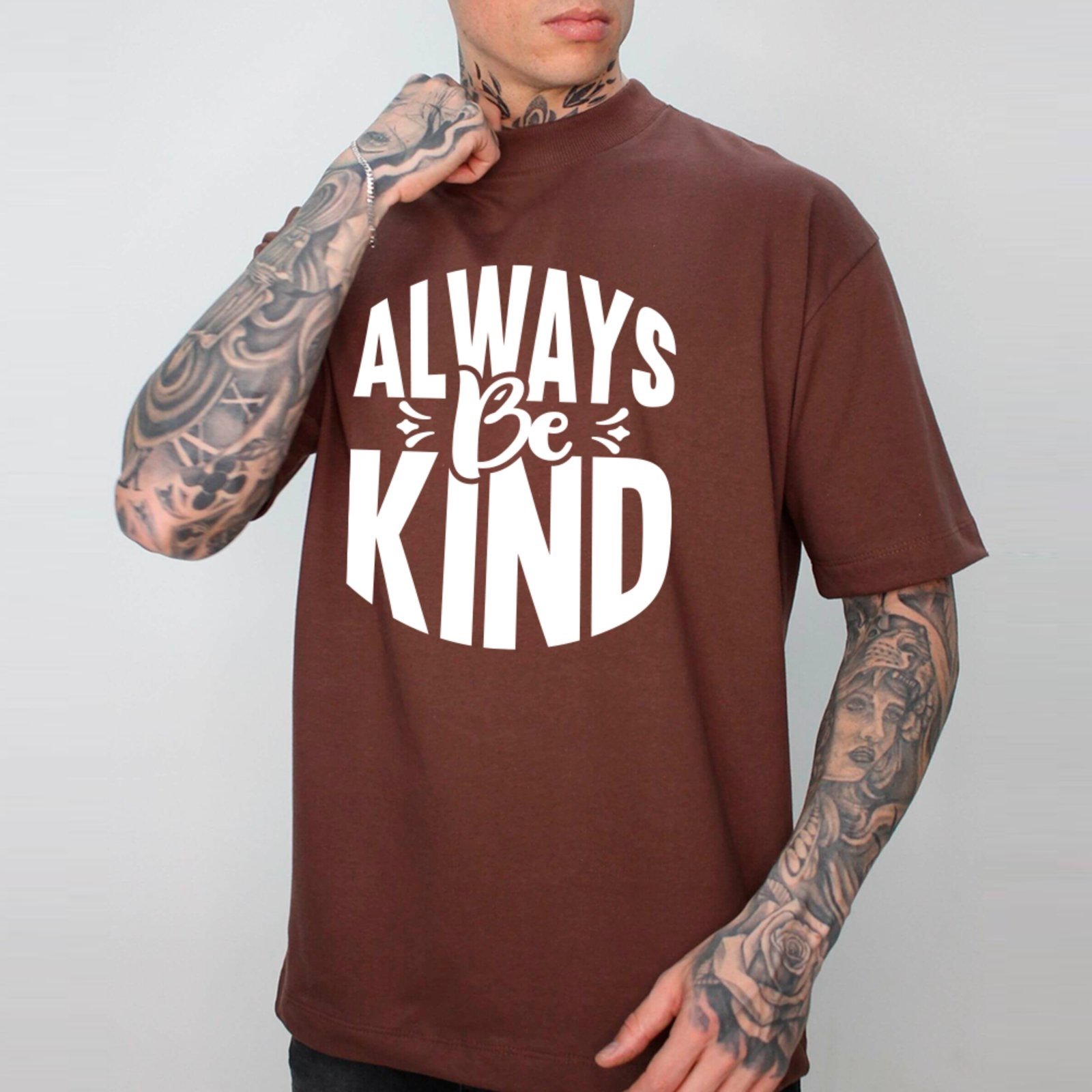 Camiseta Ousy Always Be Kind Oversized Unissex Marrom