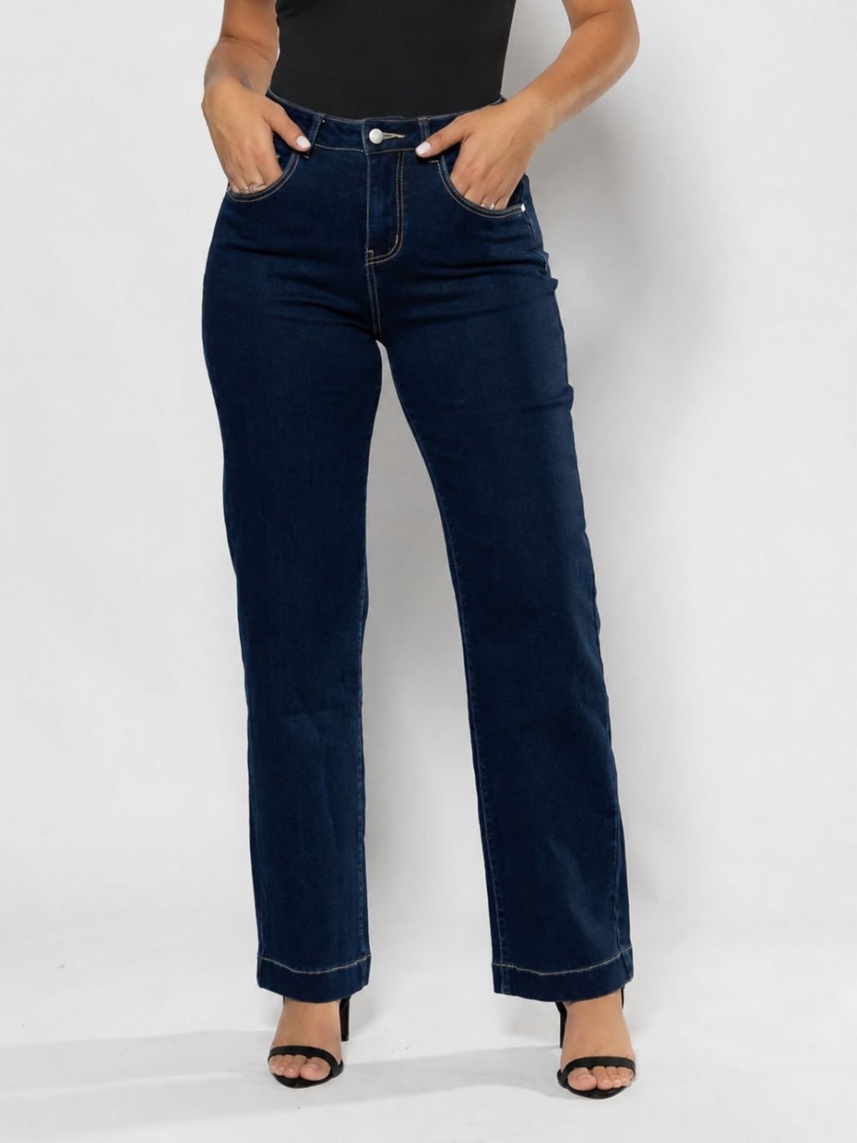 Calça Jeans Feminina Reta Cintura Alta com Elastano Crocker - 51236