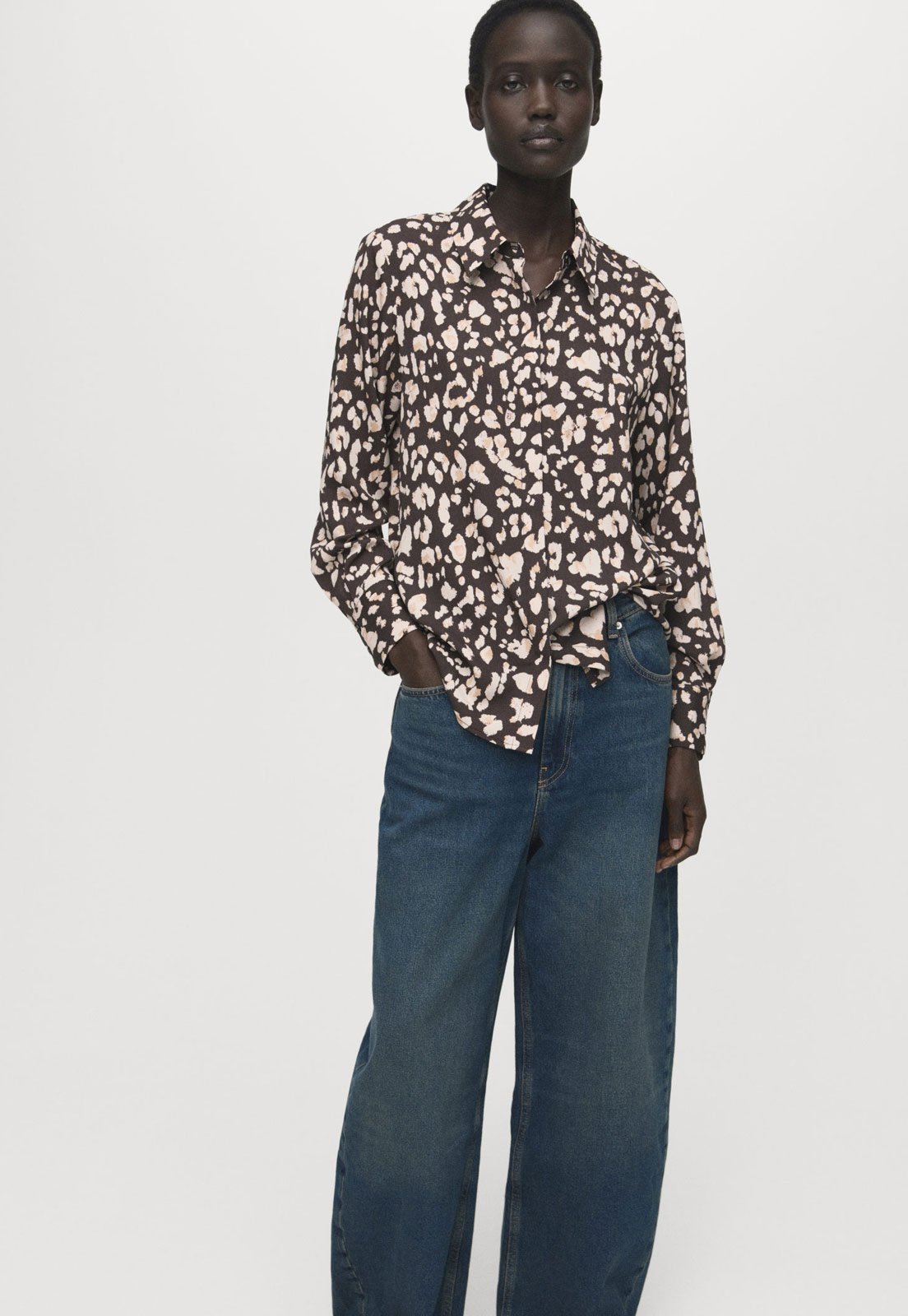 Camisa Feminina Mango Estampa Manchada Marrom