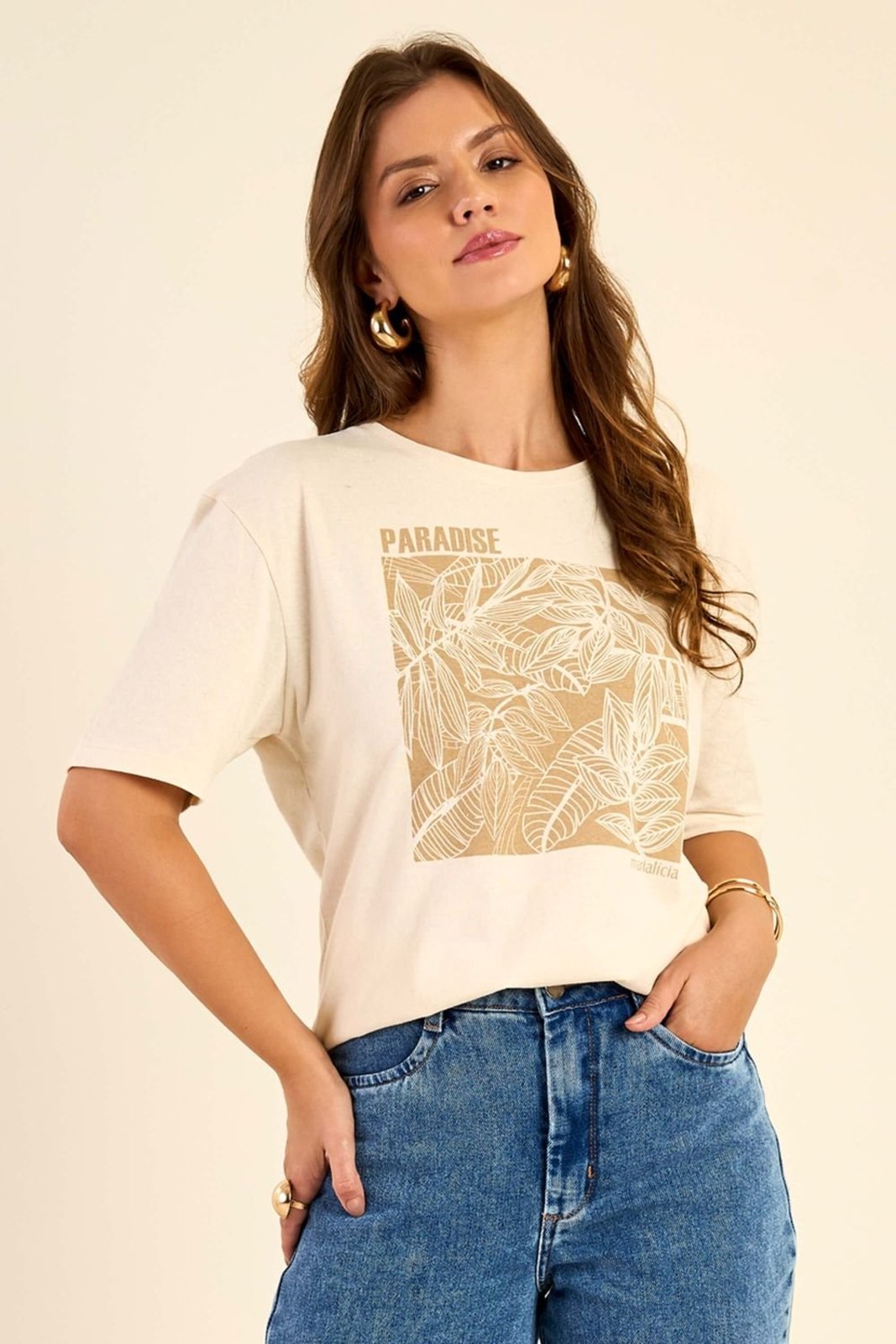 T-Shirt Feminina Folhas Marialícia Bege