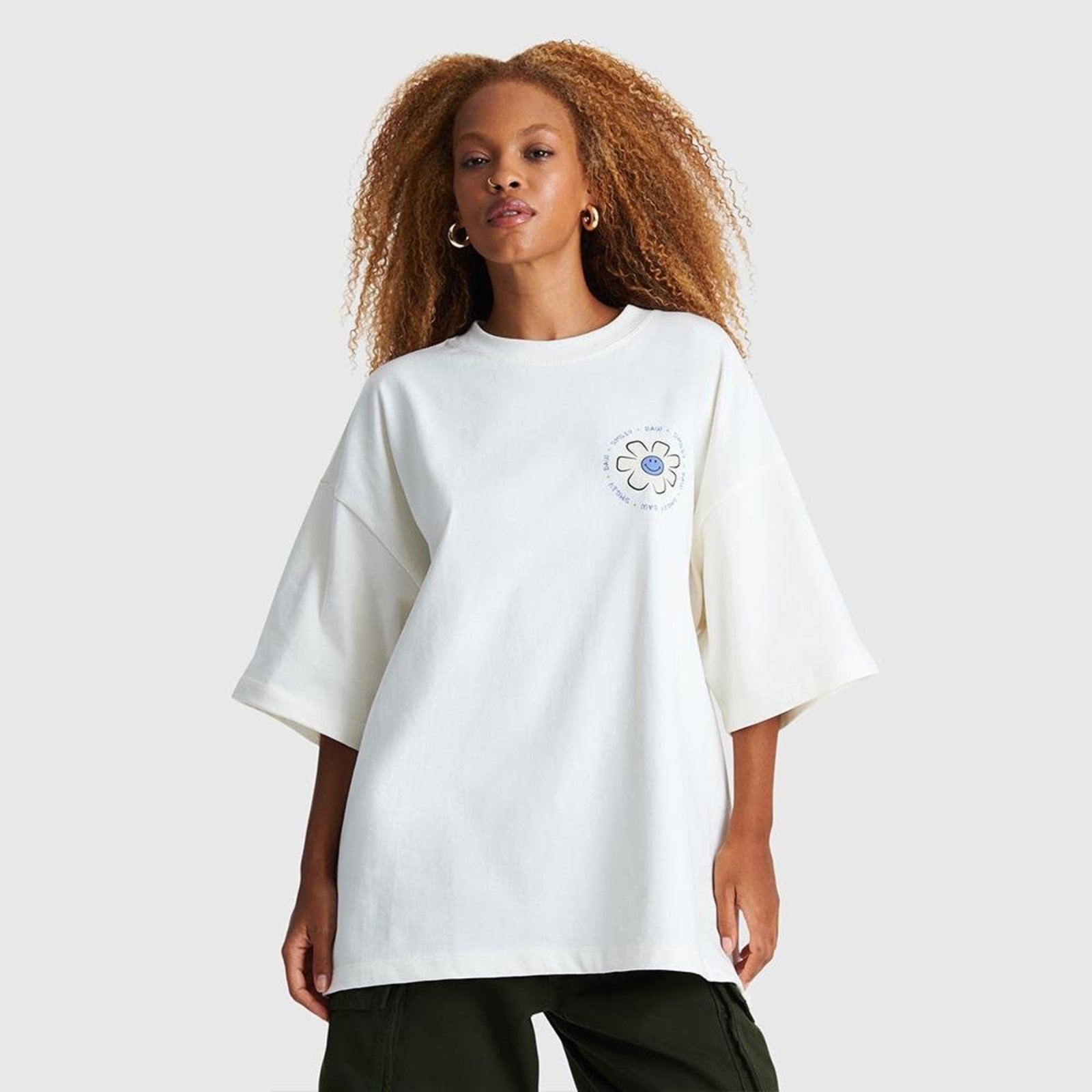 CAMISETA OVERSIZED FLOWER BAW X SMILEY Off-white