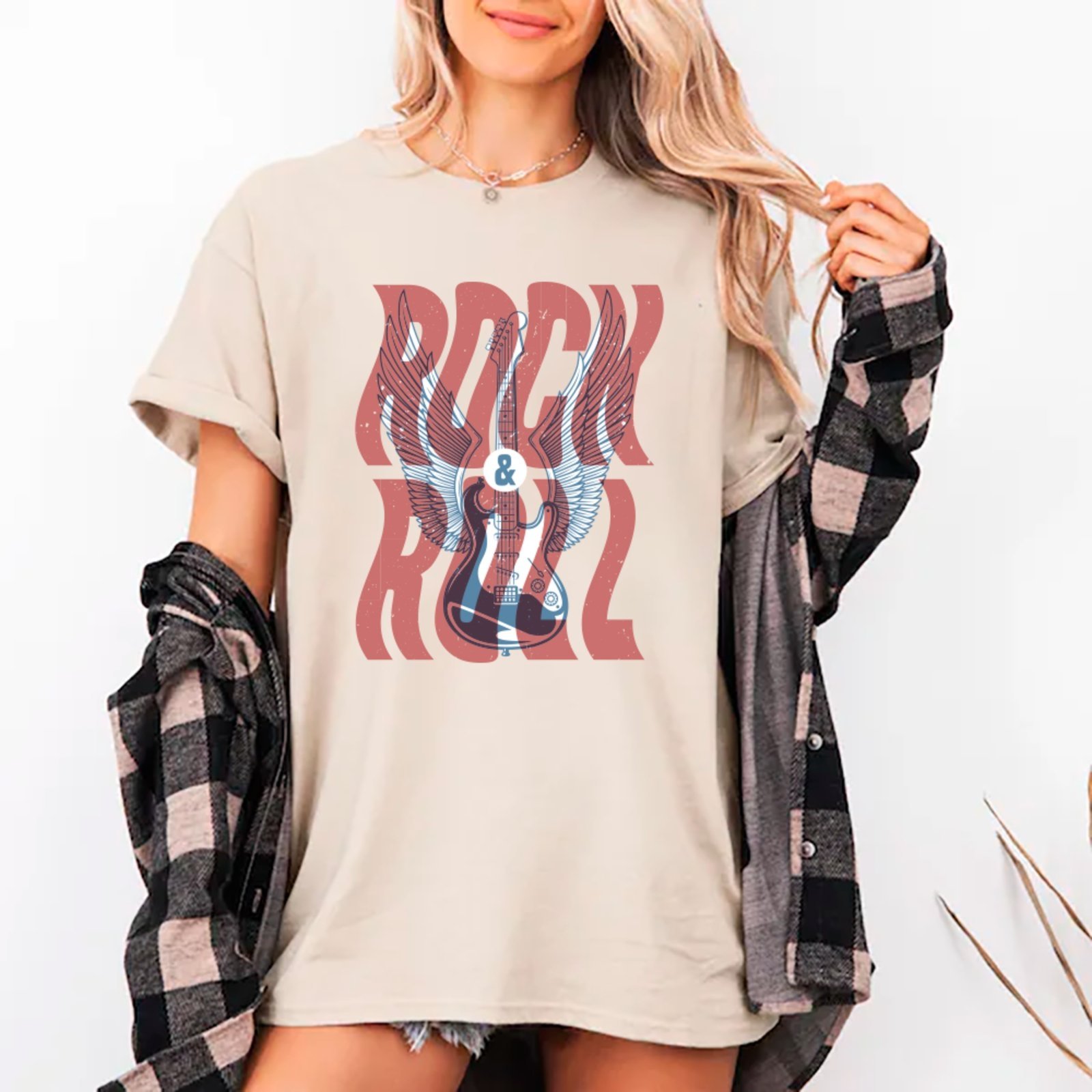 Camiseta Ousy Streetwear Rock and Roll Urban Wave Oversized Unissex Off White