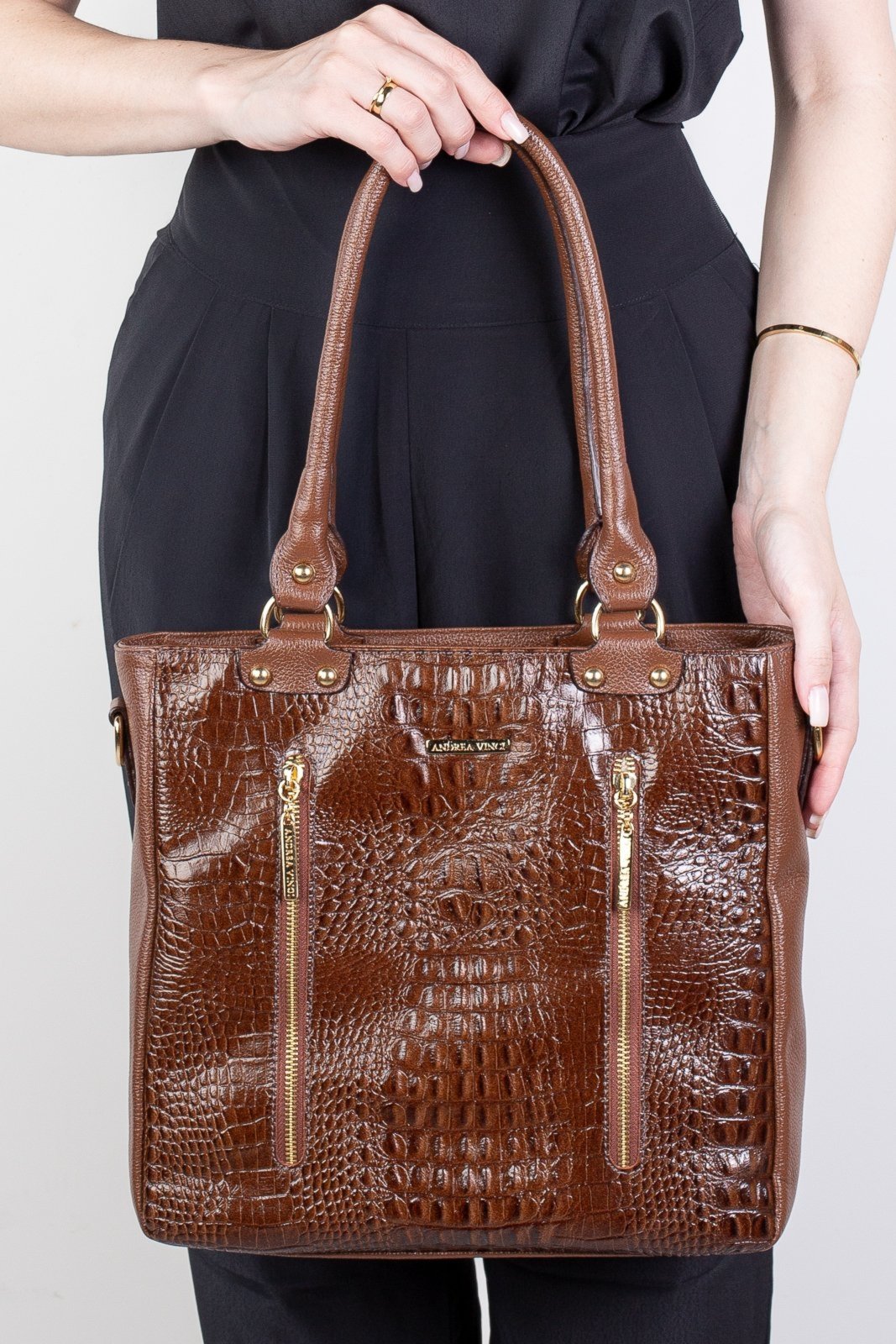 Bolsa de ombro em couro croco Lizandra – Whisky