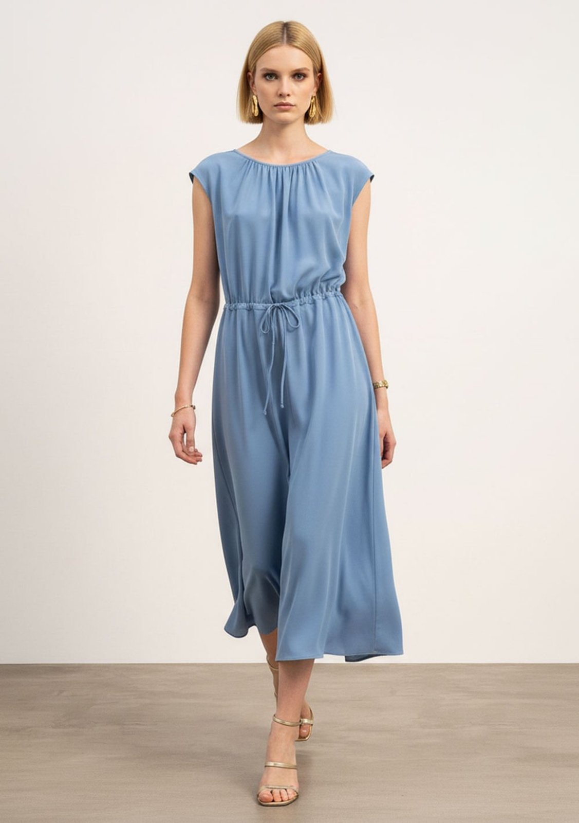 Vestido Iódice Solto Decote Canoa Sem Manga Midi Azul