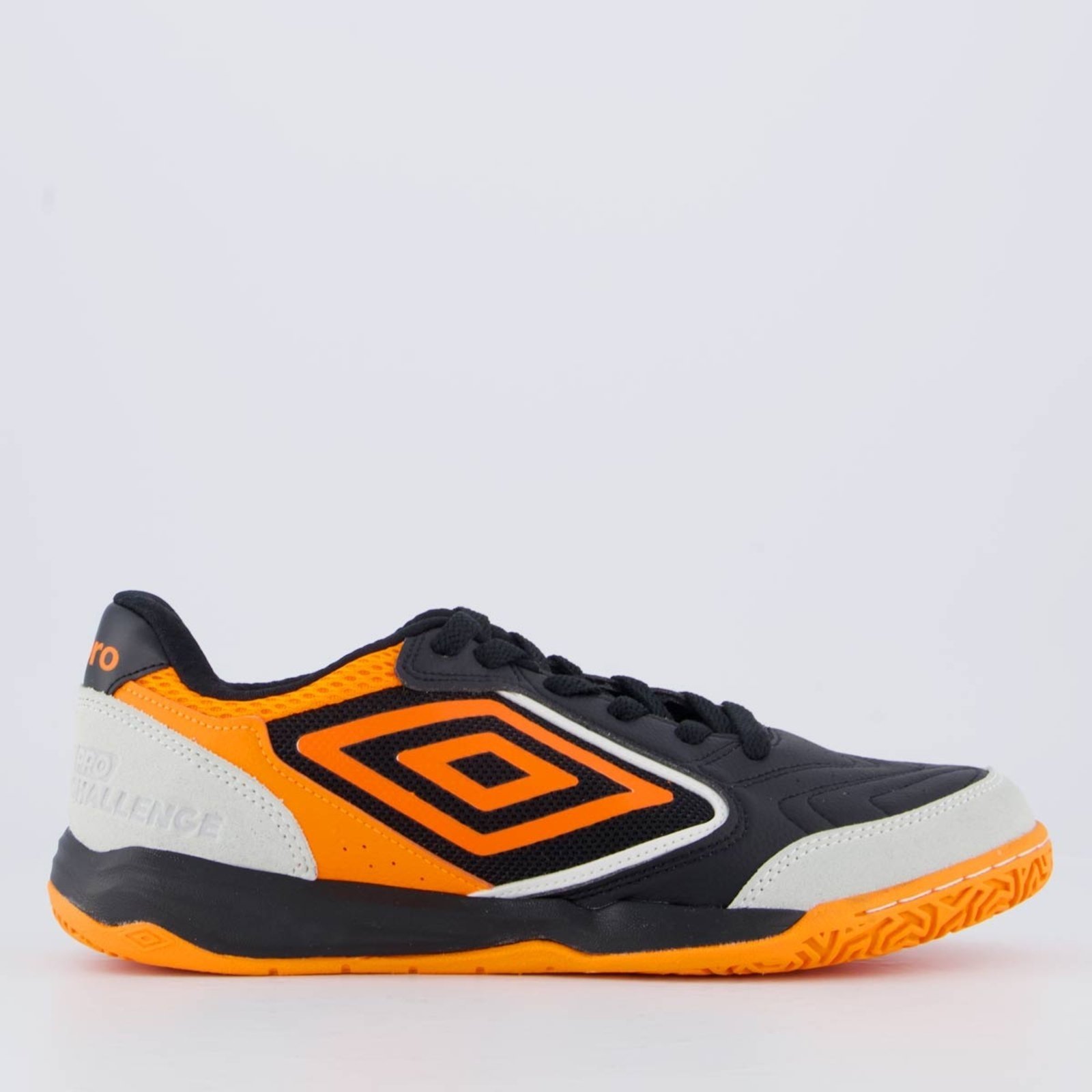 Chuteira Umbro Pro Challenge Uptake Futsal Preta e Laranja