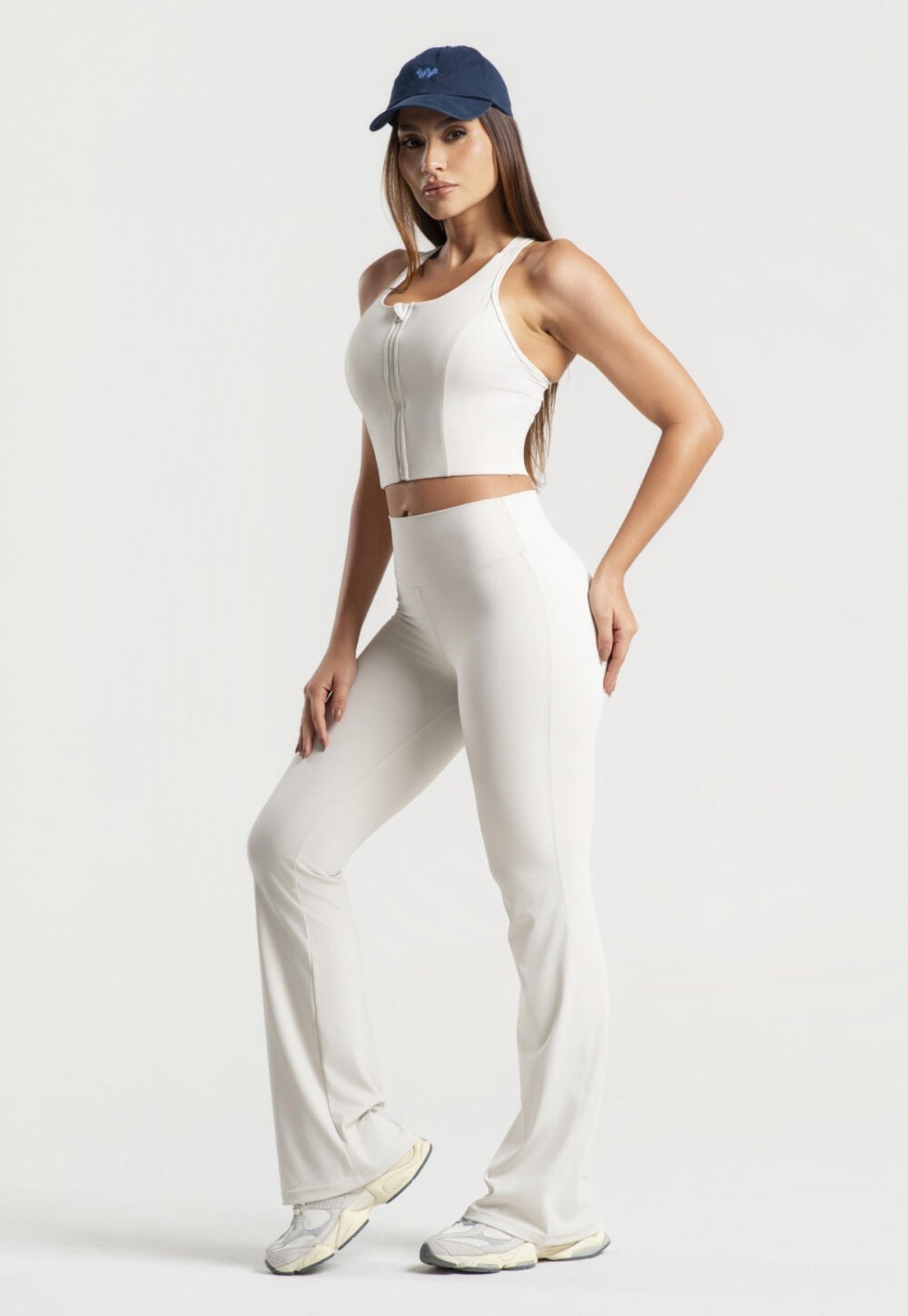 Cropped Fitness Com Bojo E Abertura Por Zíper Poliamida Bege Wemood Tp021-008 Bege