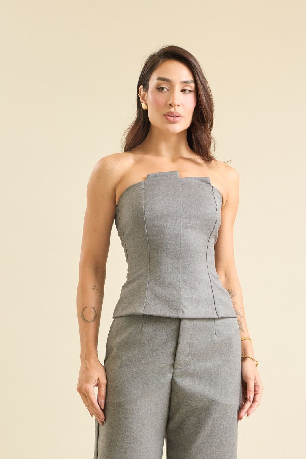 Blusa Malha Feminina Com Recortes Sem Alças Rise and Set Cinza