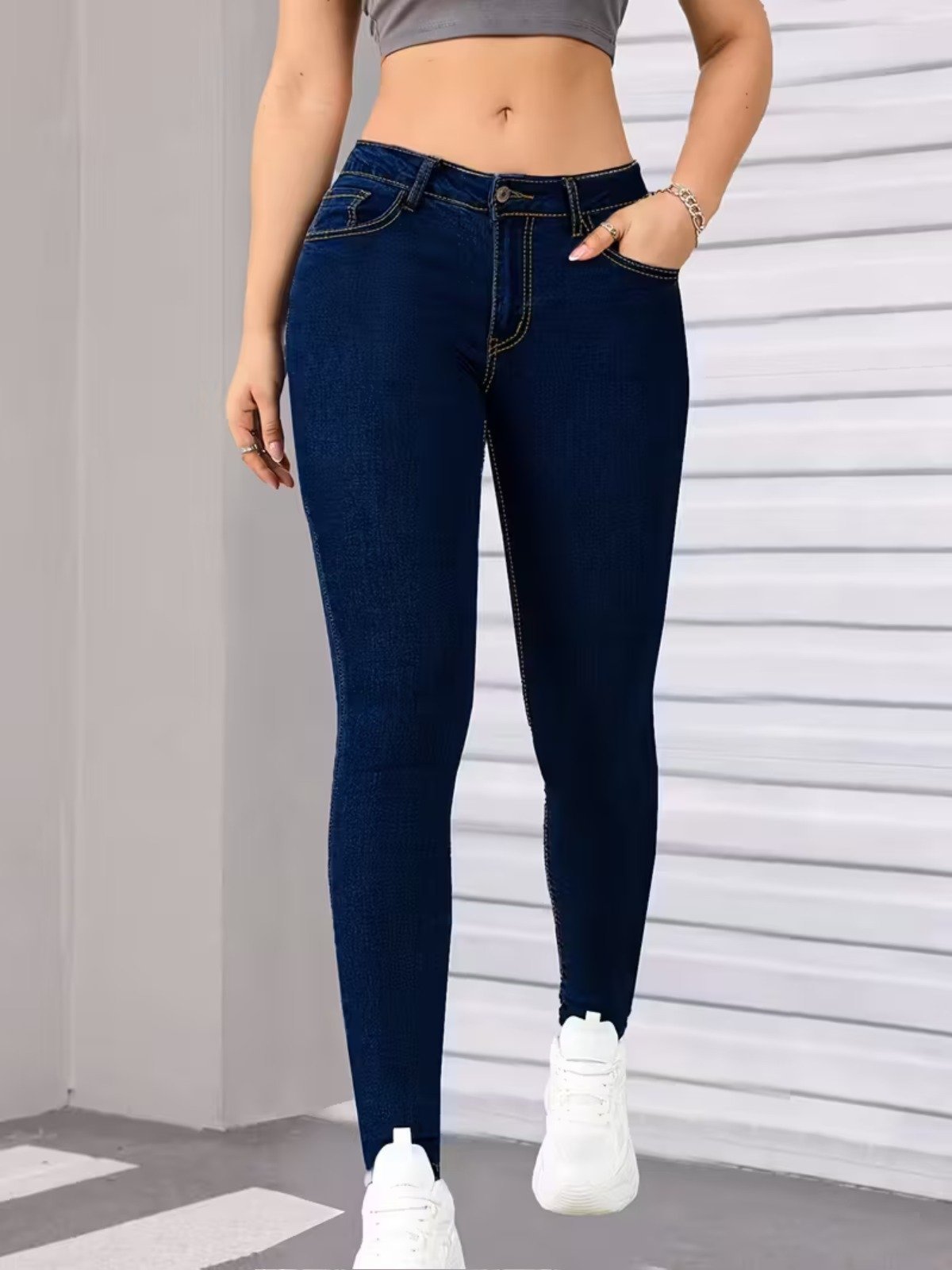 Calça Jeans Skinny Feminina Mys Jeans Escura Modela o Corpo