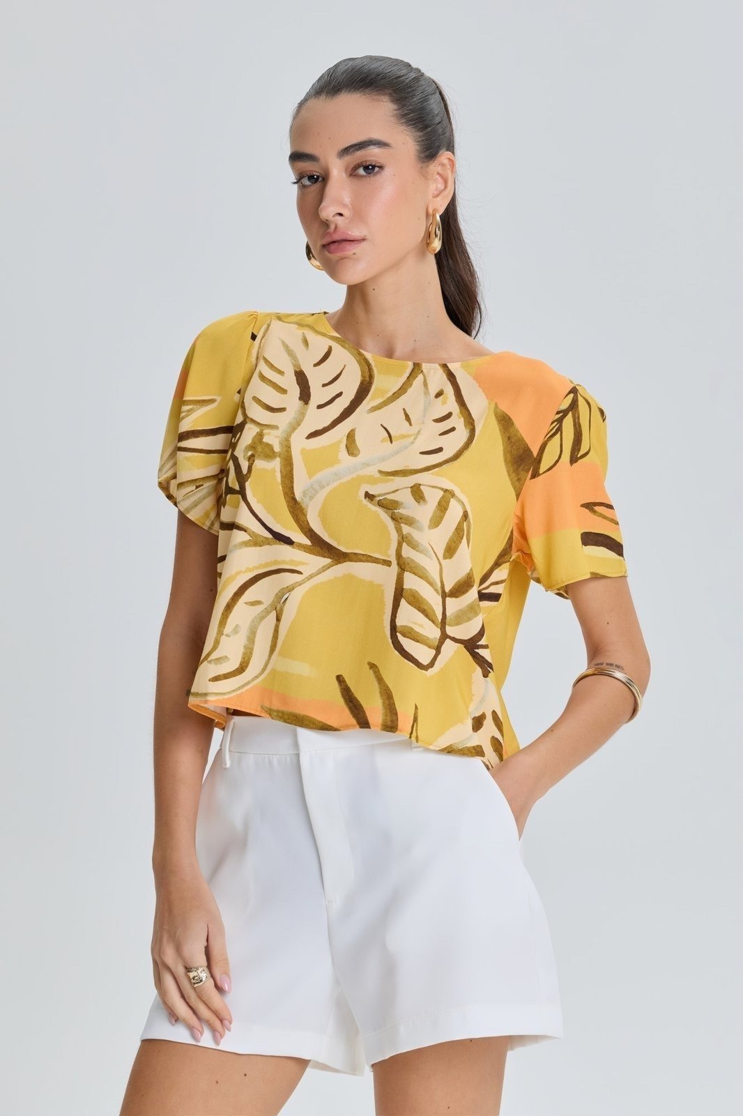 Blusa Feminina Cropped Manga Curta Flor de Lis