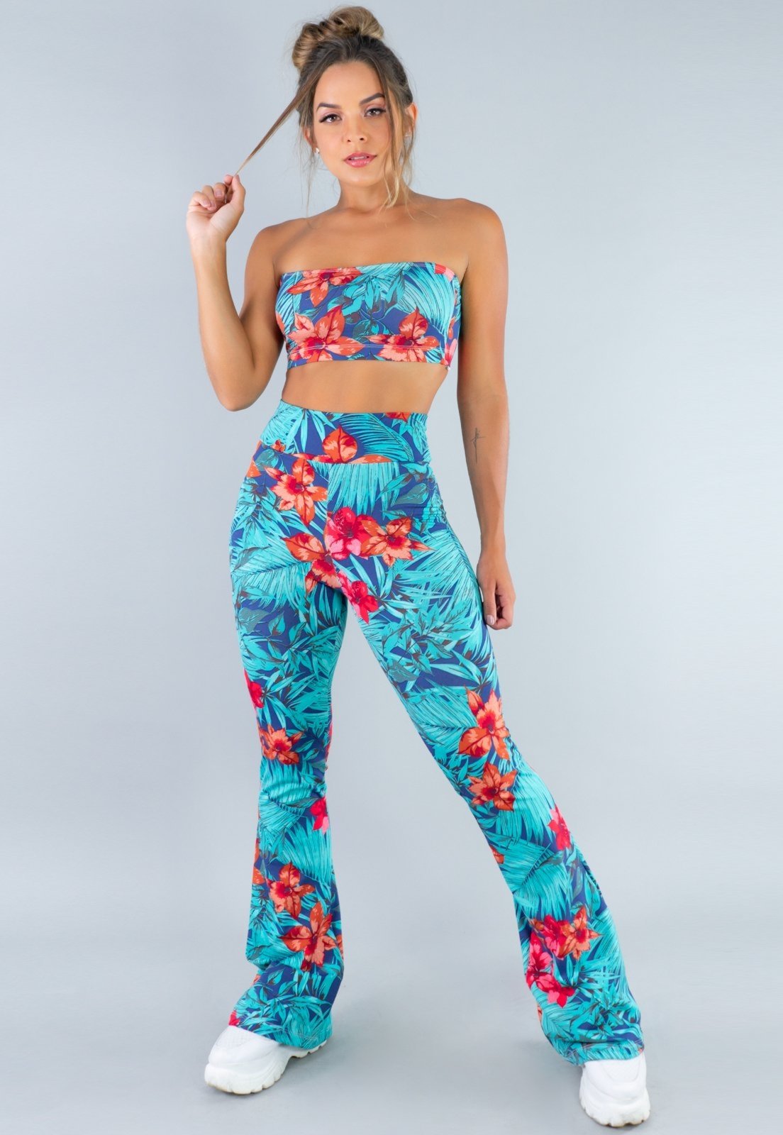 Conjunto MVB Modas Calça Flare Pantalona E Top Faixa Suplex Estampado Amazonia