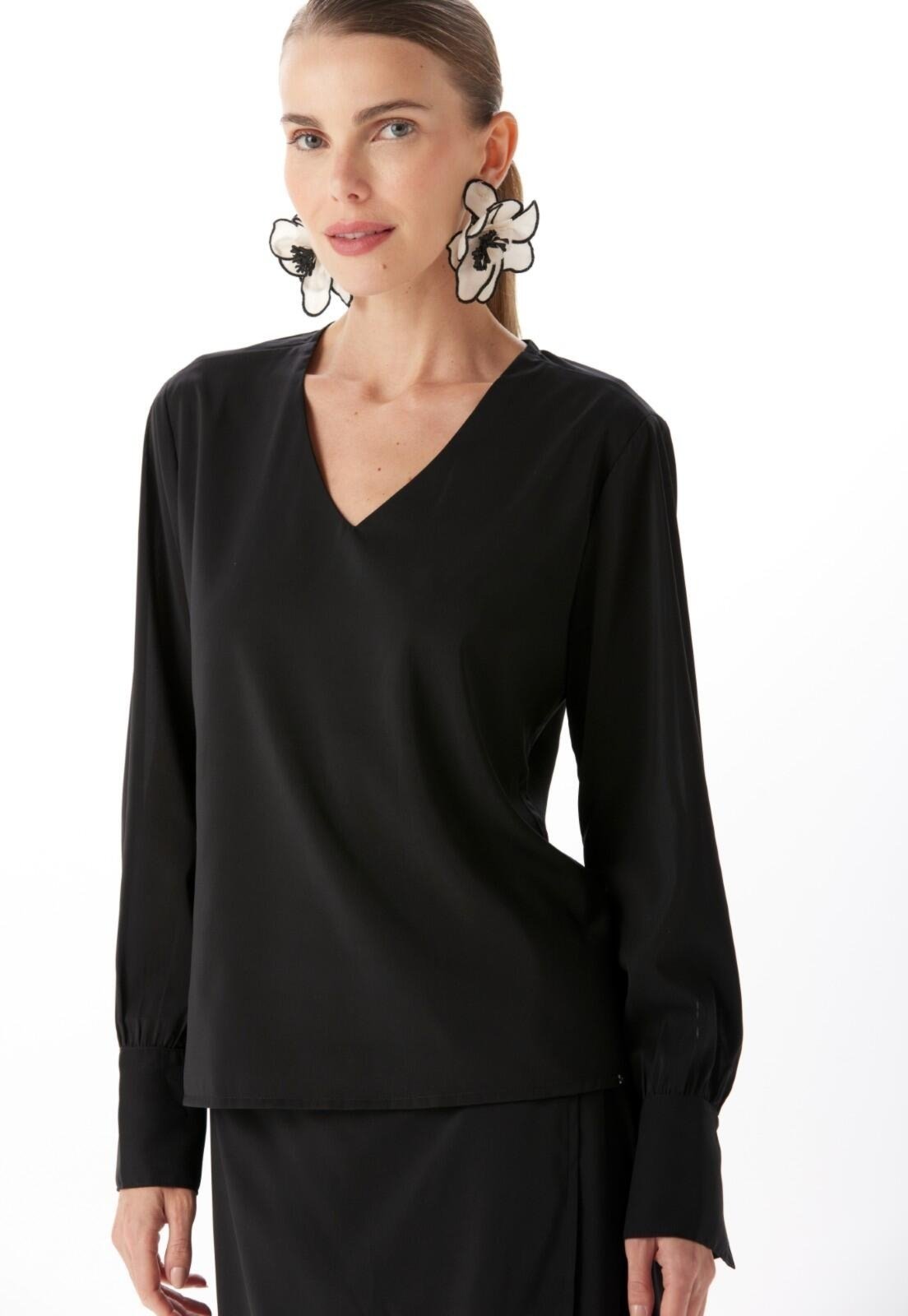 BLUSA DECOTE V MANGA LONGA TRAYMON – PRETO – XGG