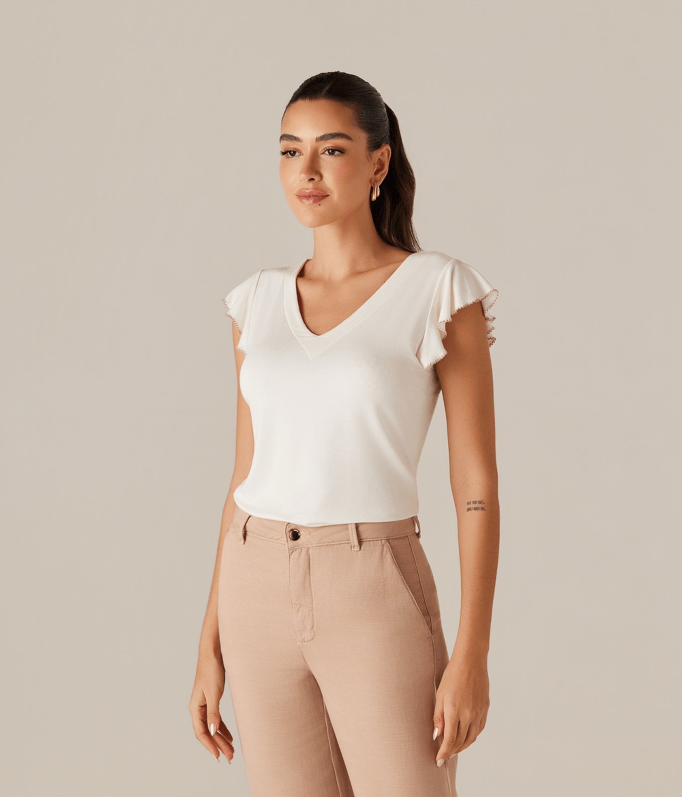 Blusa Com Babados Manga Feminina Off White