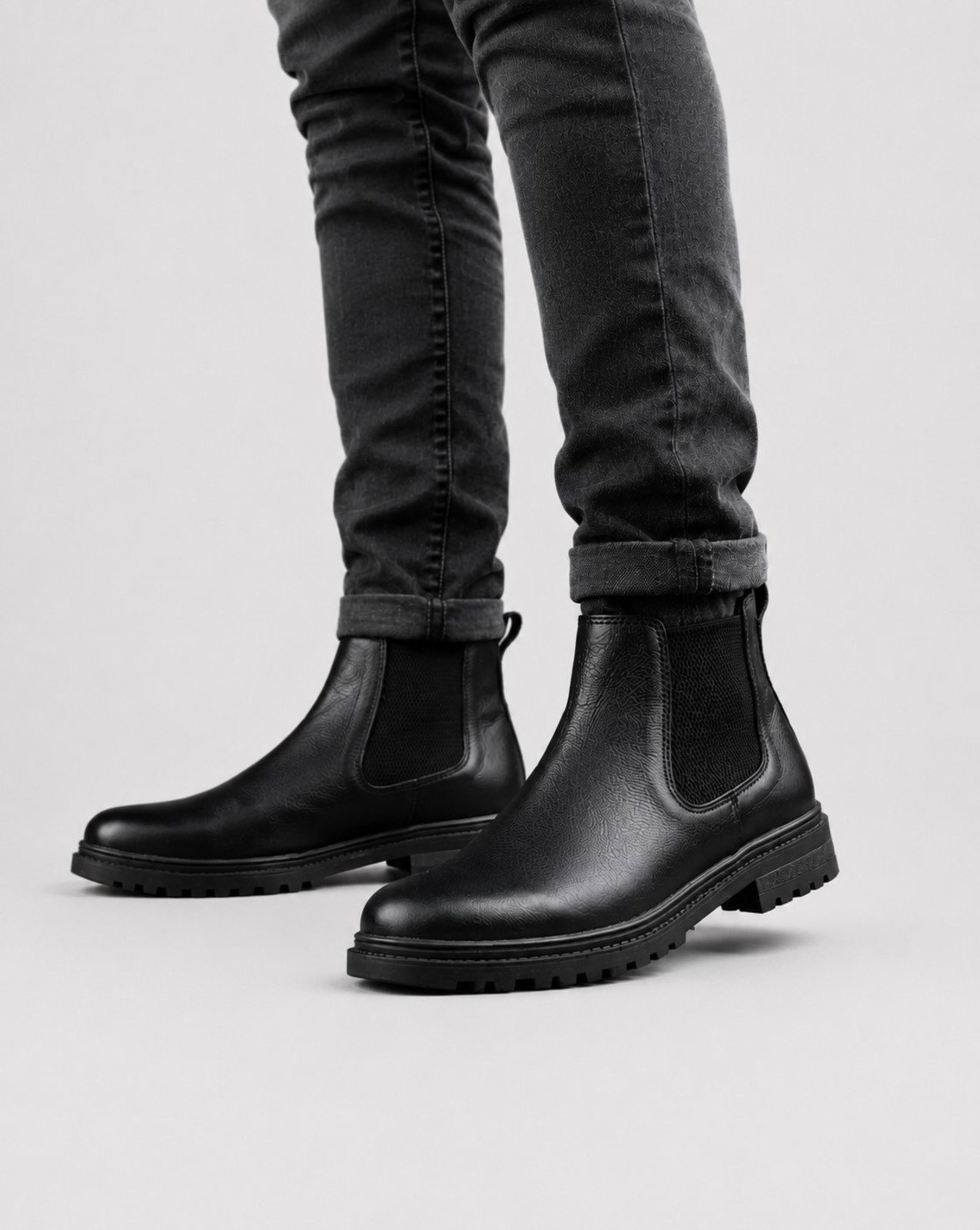 Bota Coturno Chelsea Mr. gutt Casual de Couro Preta