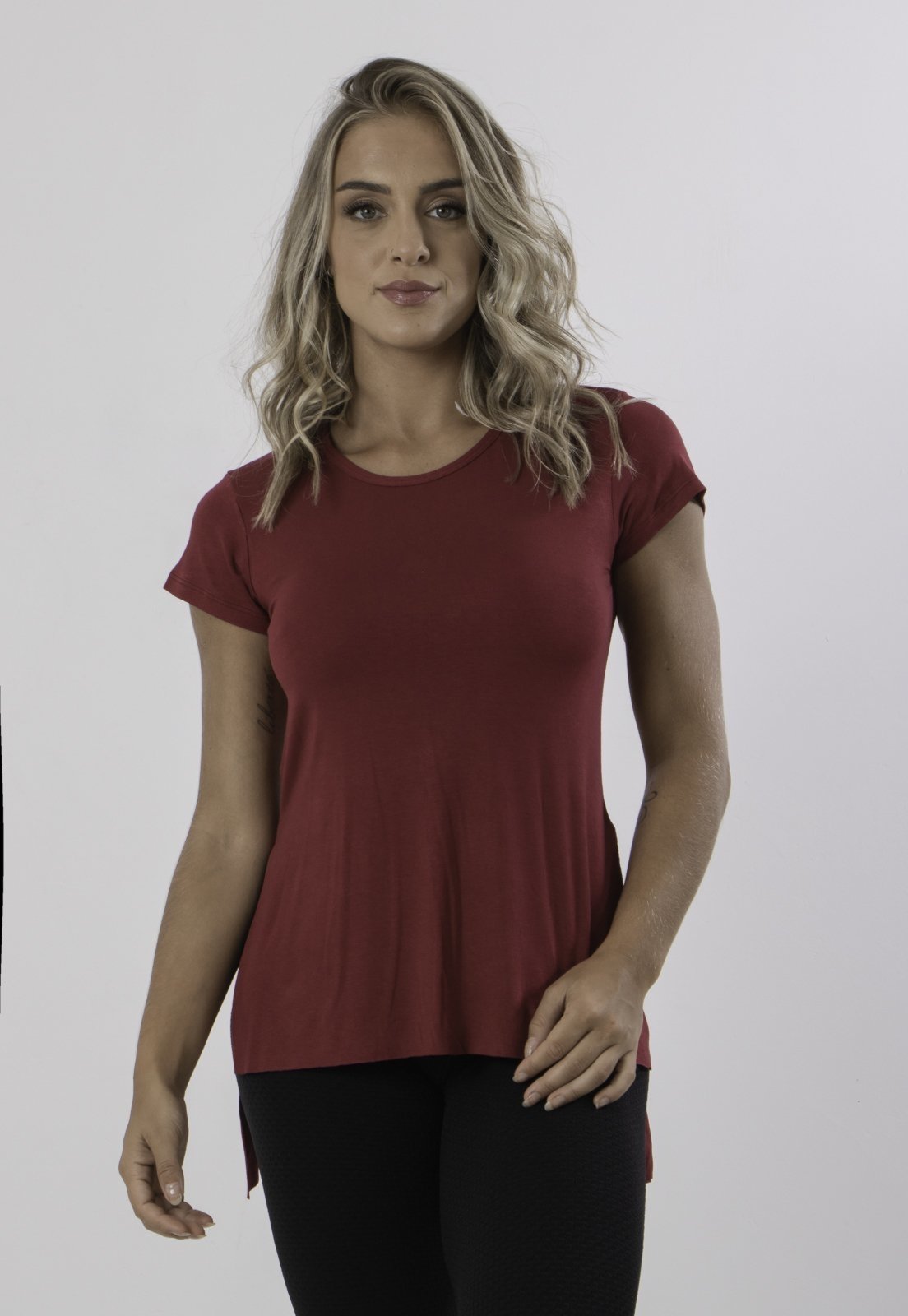 Blusa Rioutlet Sobre Legging Vinho