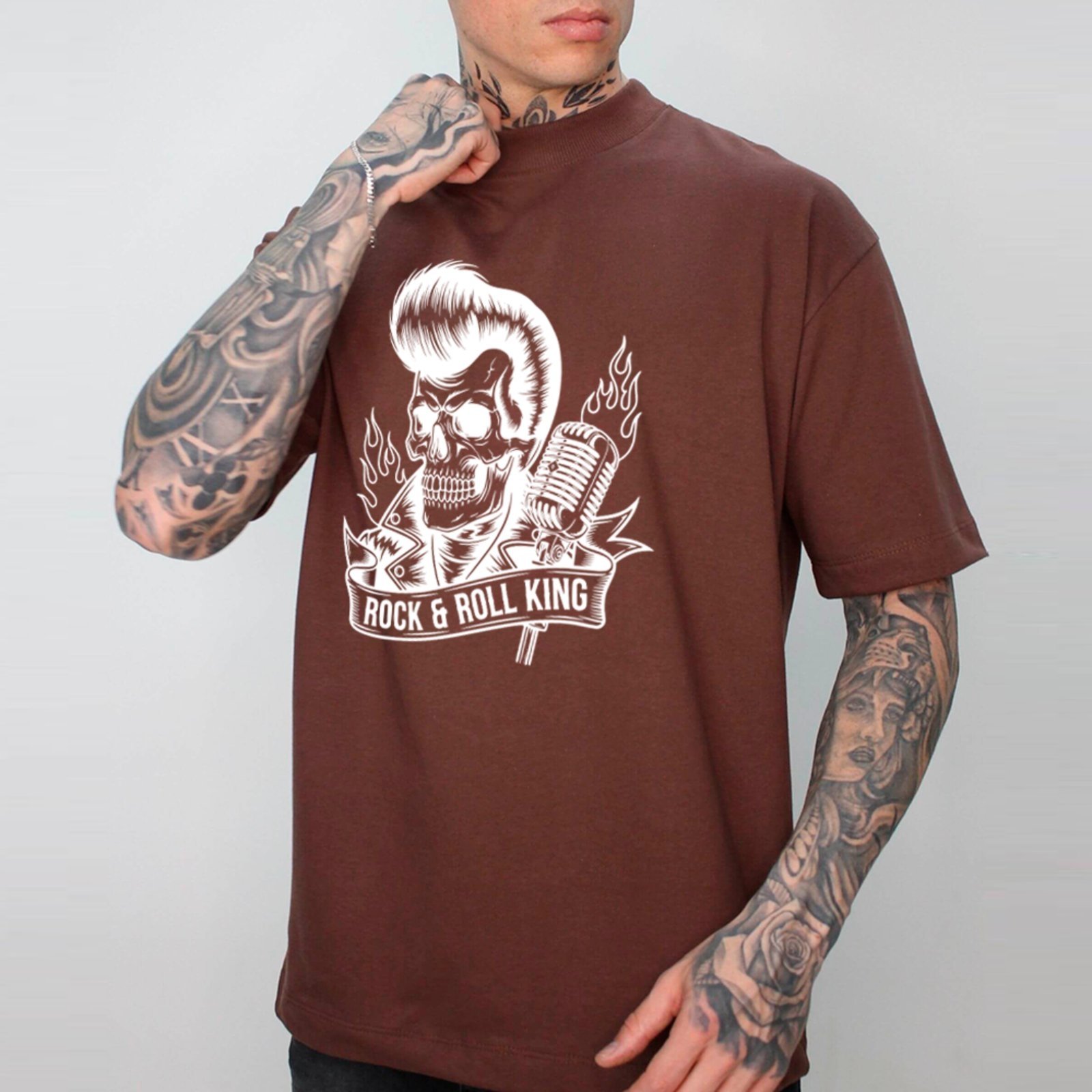 Camiseta Ousy Rock and Roll King Caveira Oversized Unissex Marrom