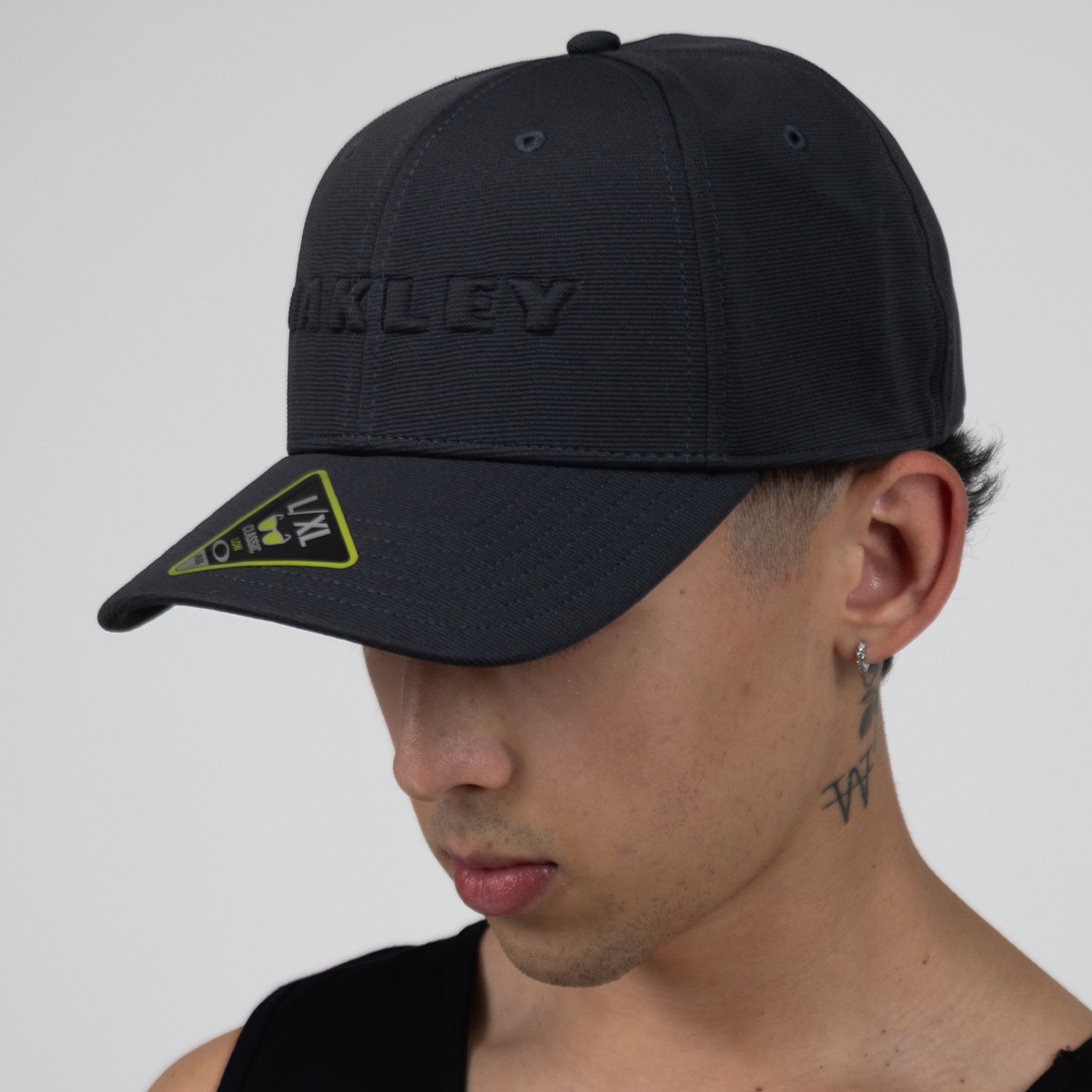 Bone Oakley Bark Embossed Hat Pitch Black/Flame Red