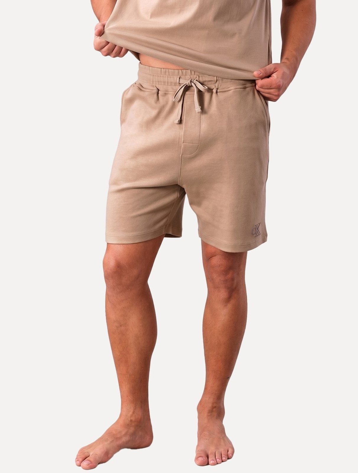 Bermuda Calvin Klein Masculina Suedine CK Logo Cáqui Médio