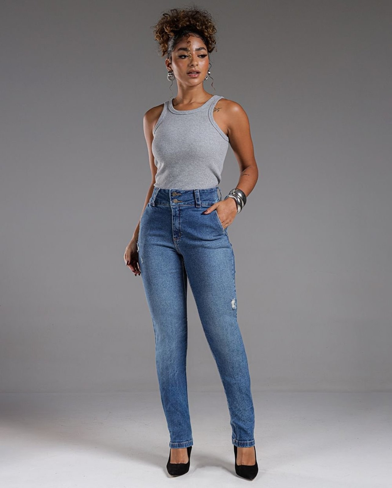 Calça Jeans Reta Feminina Cintura Alta Cós Largo 23941 Escura Consciência