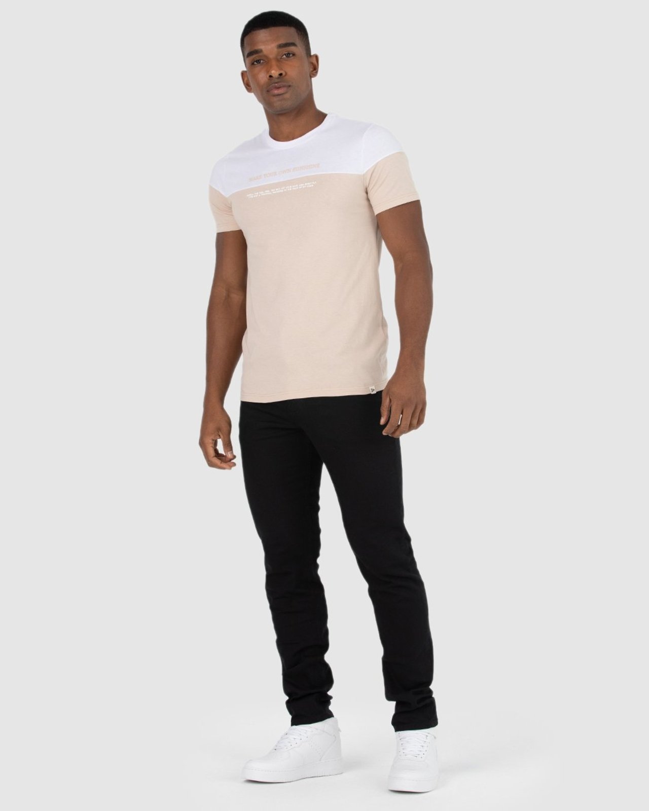 Calça Masculina Slim Cintura Média Em Sarja Com Elastano