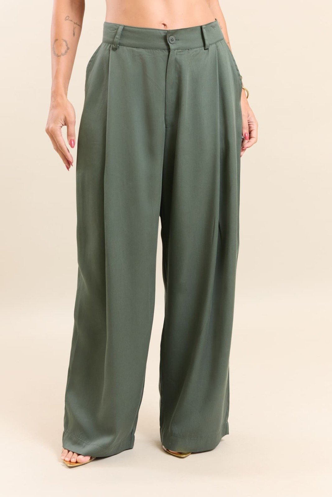 Calça Liocel Feminina Balloon Recortes na Cor Verde Lemier Collection