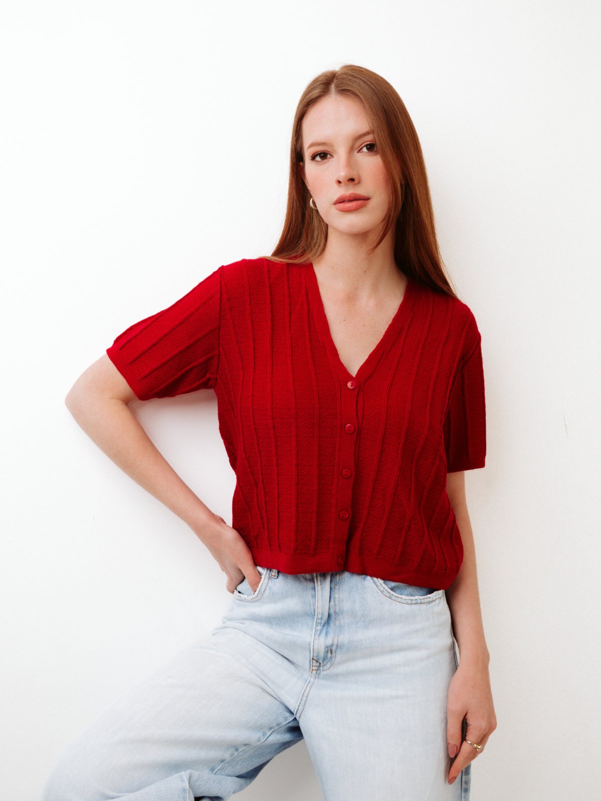 Camisa La Cor Tricot Cropped Canelada com Botões Vermelho