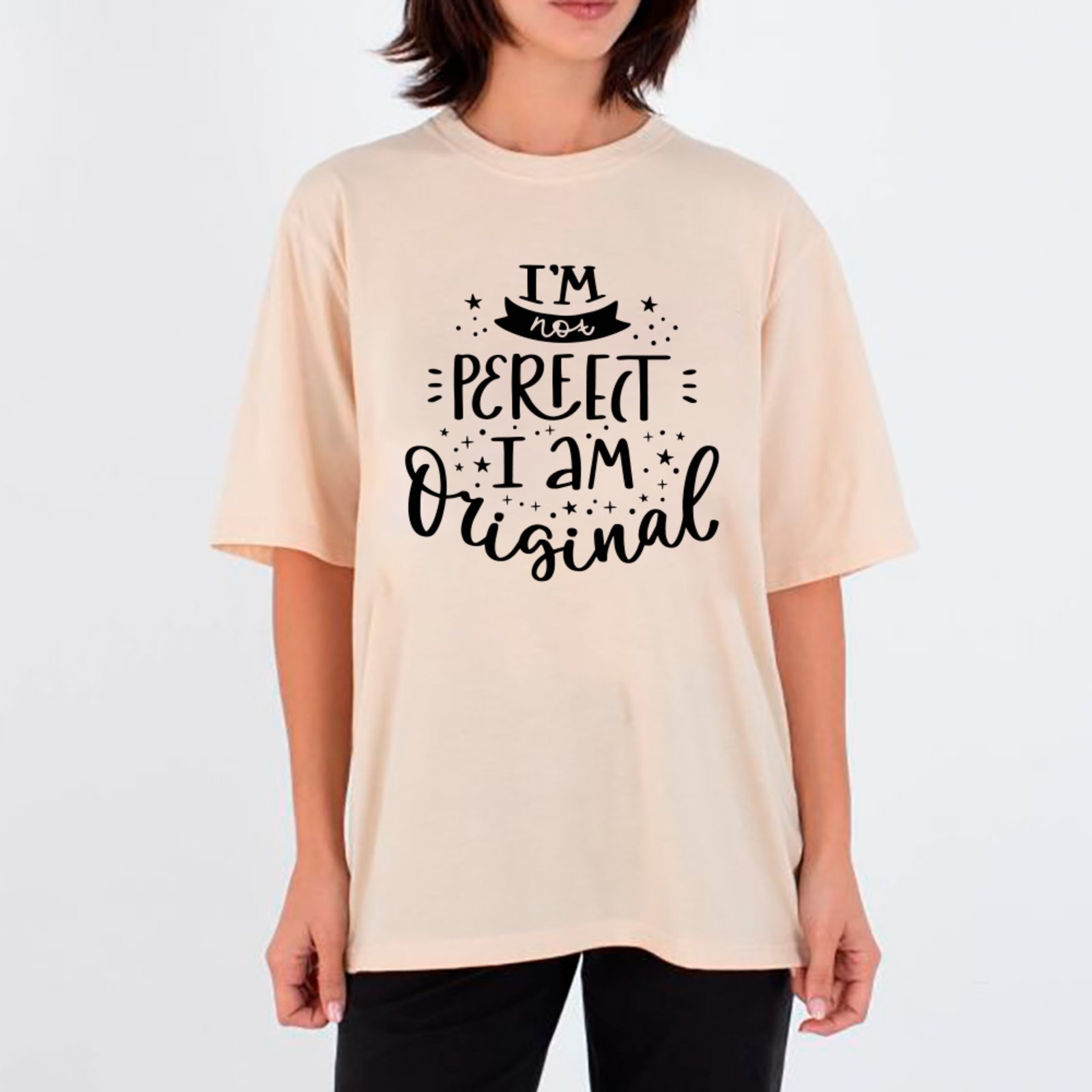 Camiseta Ousy Não Sou Perfeita, Sou Original Oversized Feminina Off White