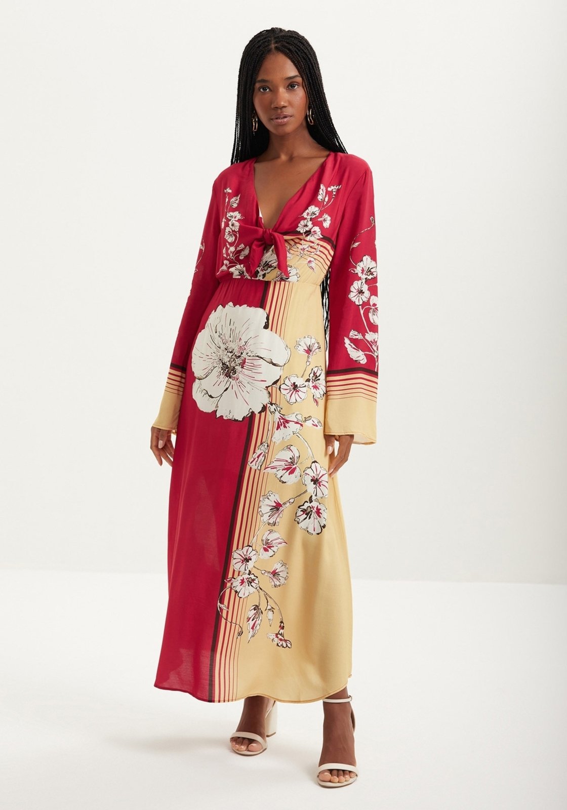 Vestido Longo Evasê Estampado Com Manga Longa E Nó