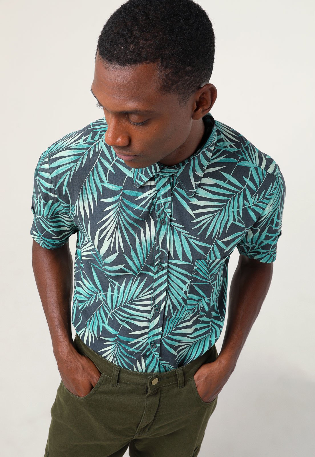 Camisa Hering Reta Folhagem Verde