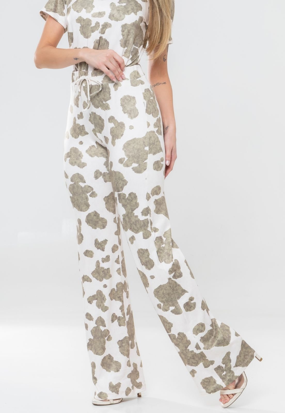 Calca Feminina Pantalona Malha Liz Com Elastano Cordao Ajustavel Animal Print – Verde Docce Mulher