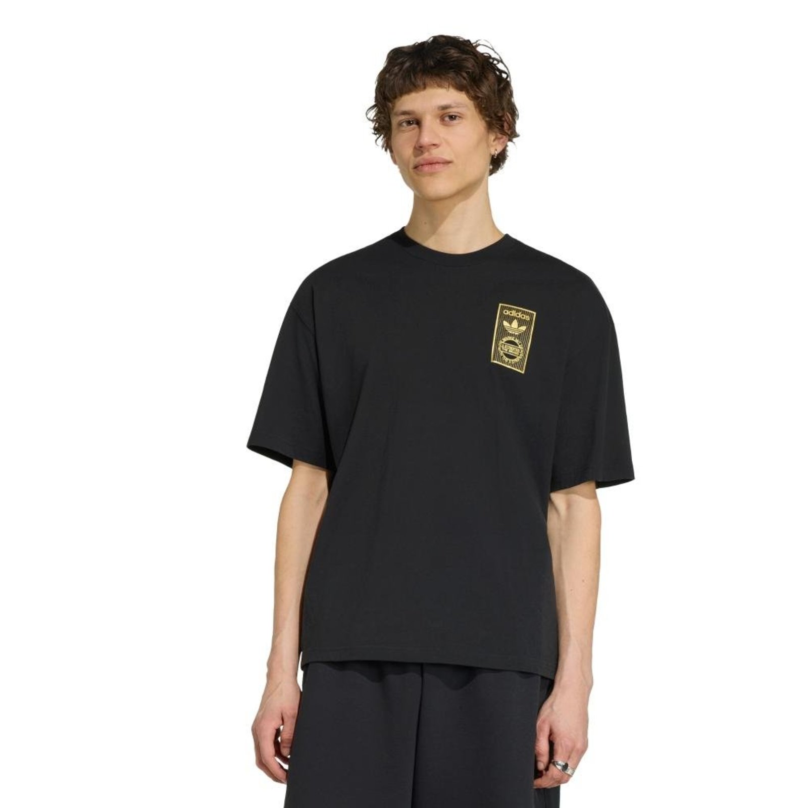 Camiseta Etiqueta Dourada Varsity adidas Originals Preto