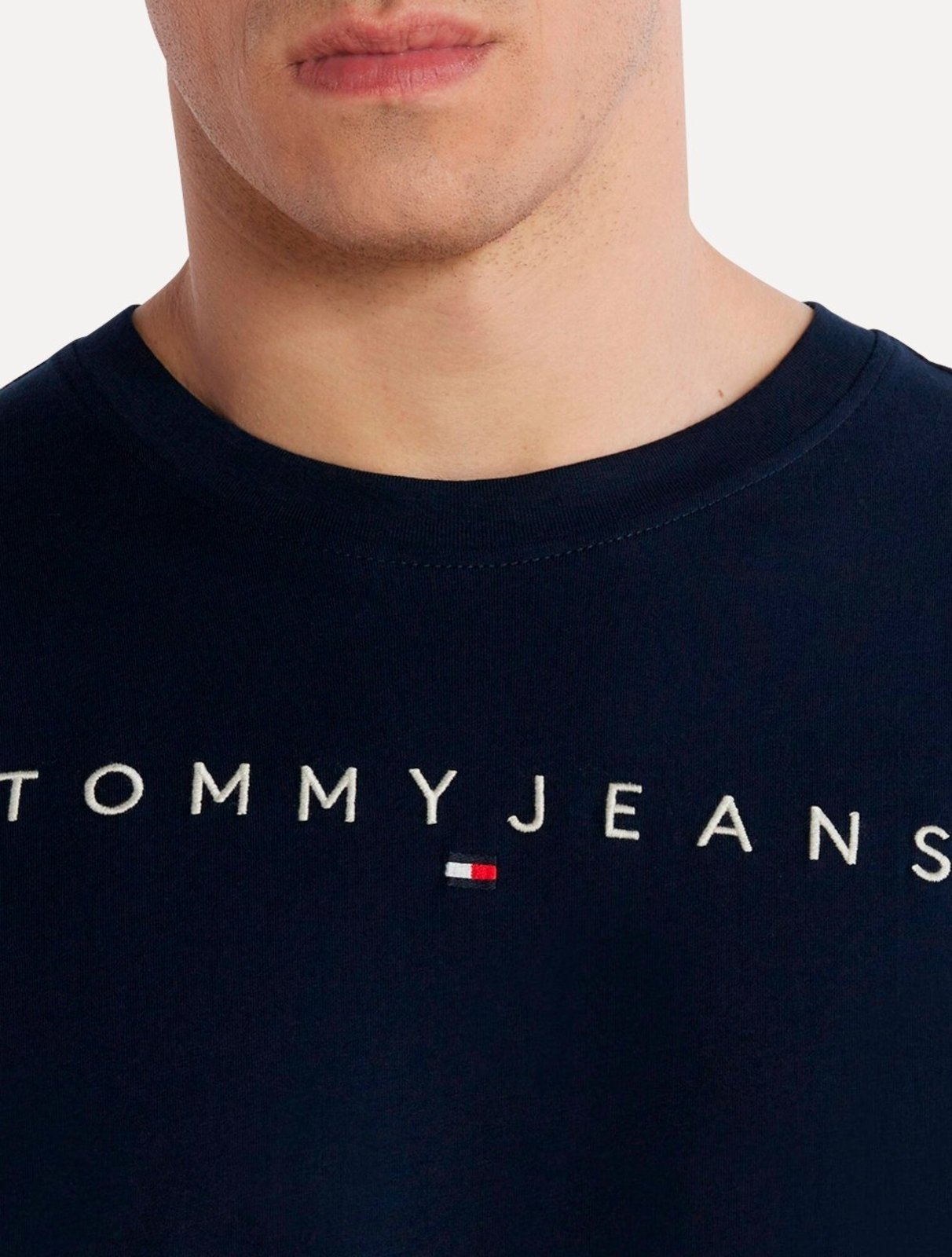 Vista 3 Camiseta Tommy Jeans Masculina Core Linear Logo Tee azul marinho Tommy Jeans azul marinho