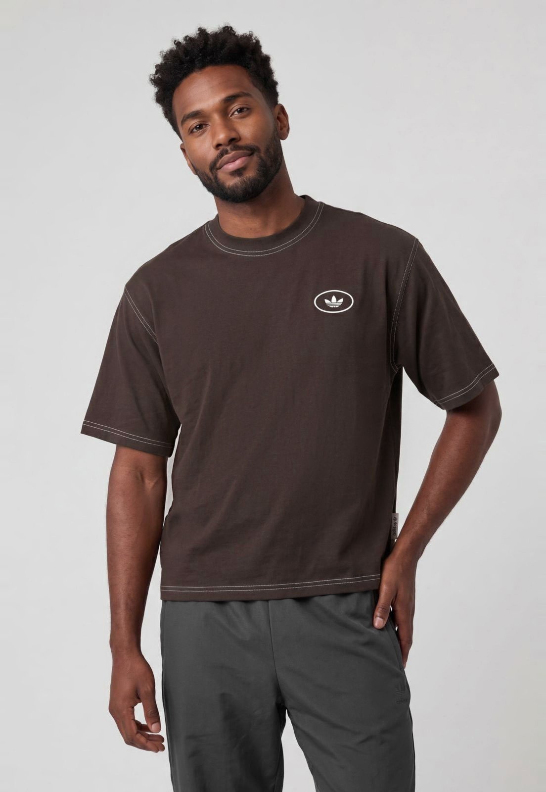 Camiseta Masculina adidas Originals Shoemaker Marrom