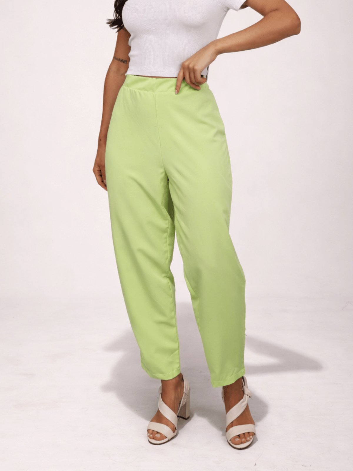 Calça Feminina Verde Neon Slouchy Alfaiataria Cintura Com Elástico Reta Casual
