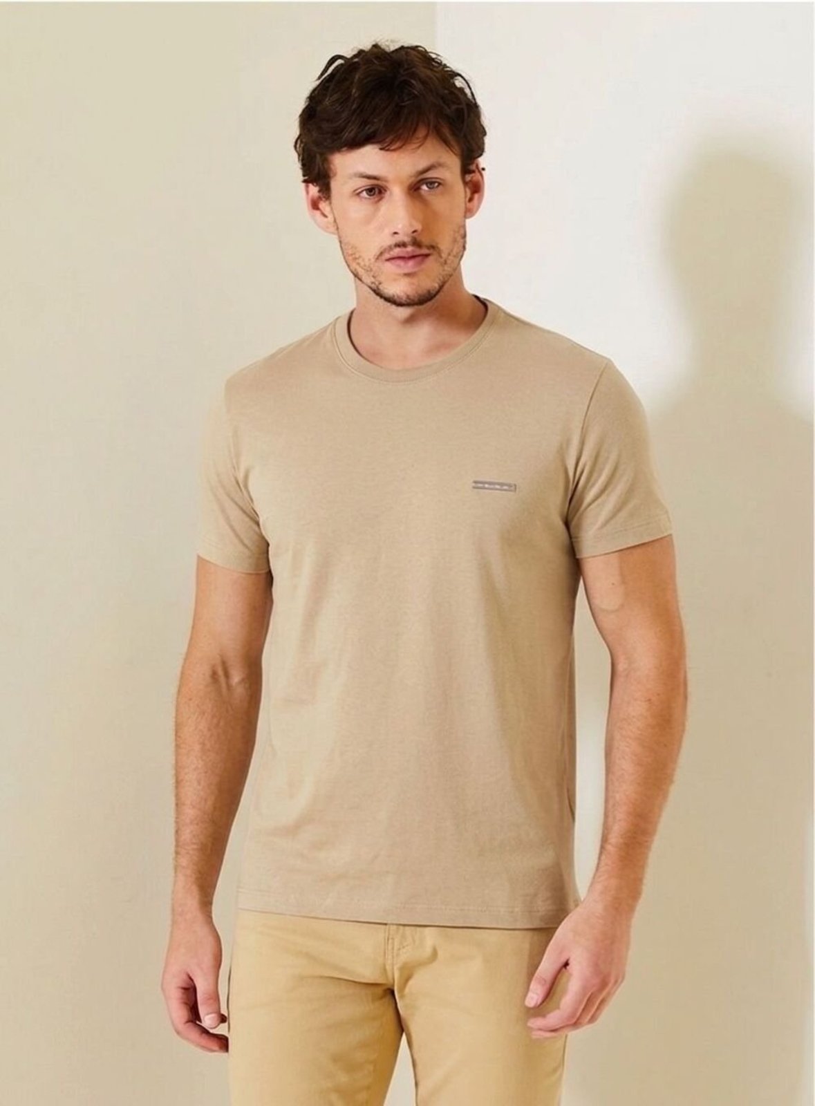 Camiseta Fit de Malha com Bordado Minimalista Triton Bege Incense