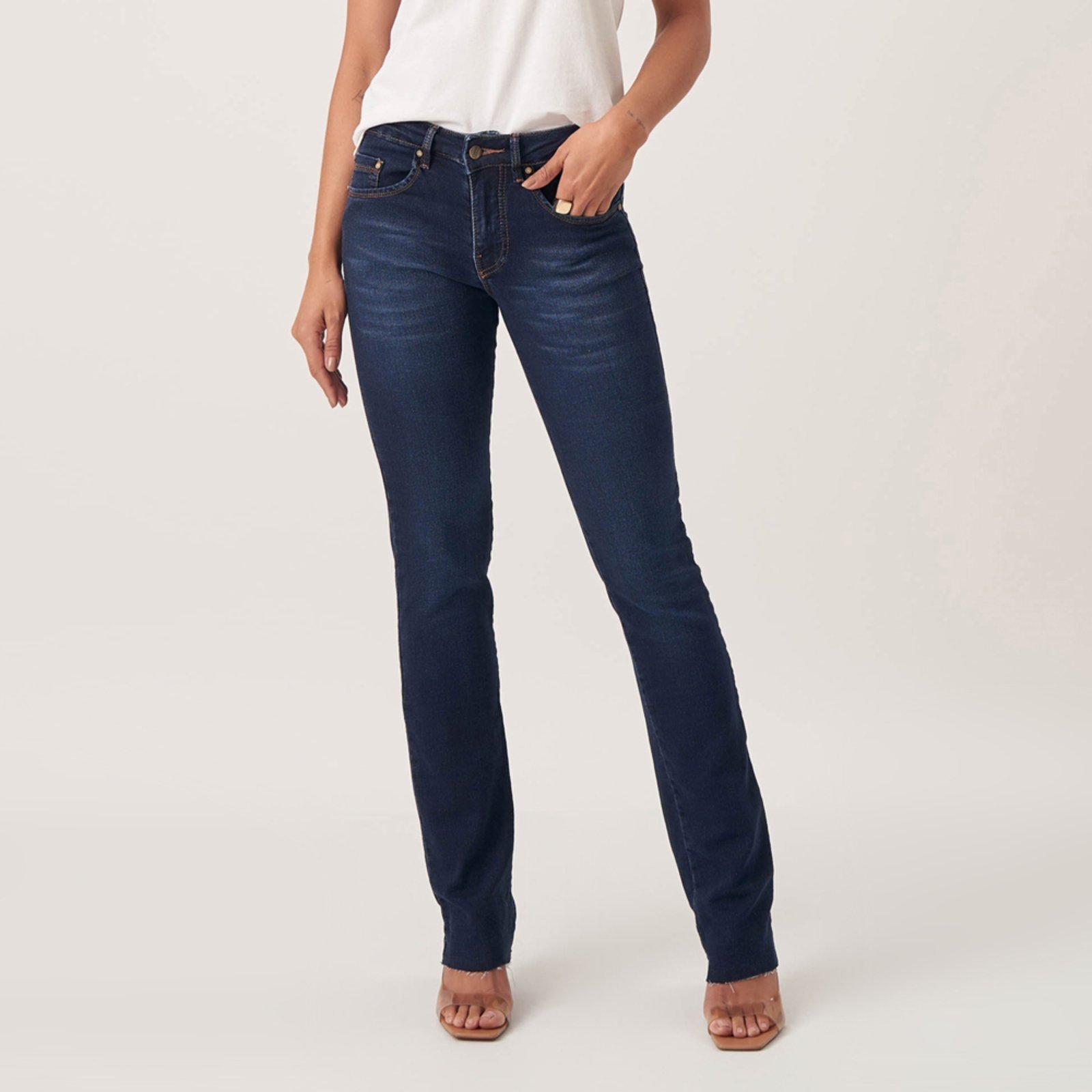 Calça Jeans Reta Judy Barra a Fio Azul Escuro