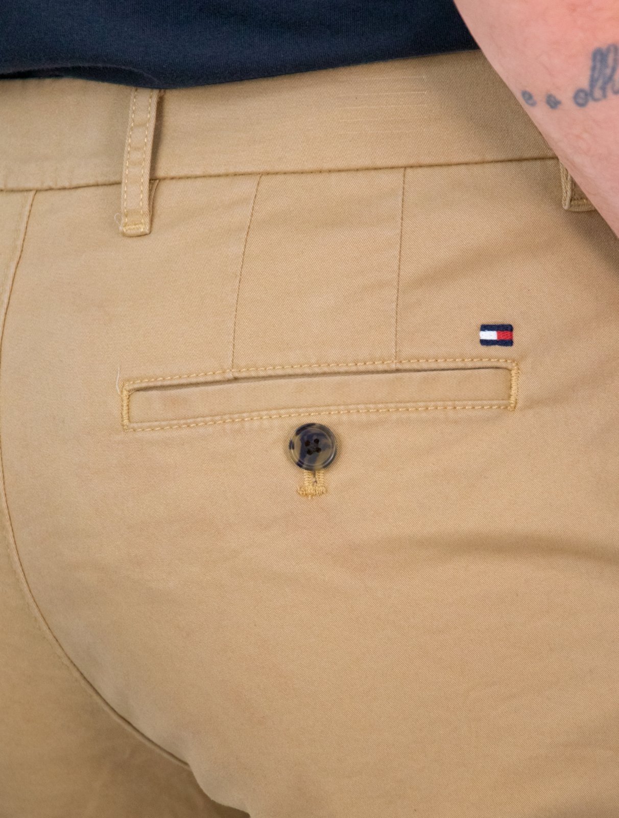 Vista 3 Bermuda Tommy Hilfiger Masculina Sarja Brooklyn 9in cáqui Tommy Hilfiger cáqui