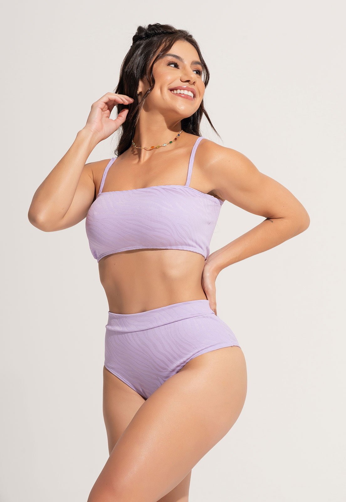 Vista 3 Biquíni MVB Modas Jacquard Top Faixa Hot Pants Cintura Alta Cropped preto Mvb Modas preto