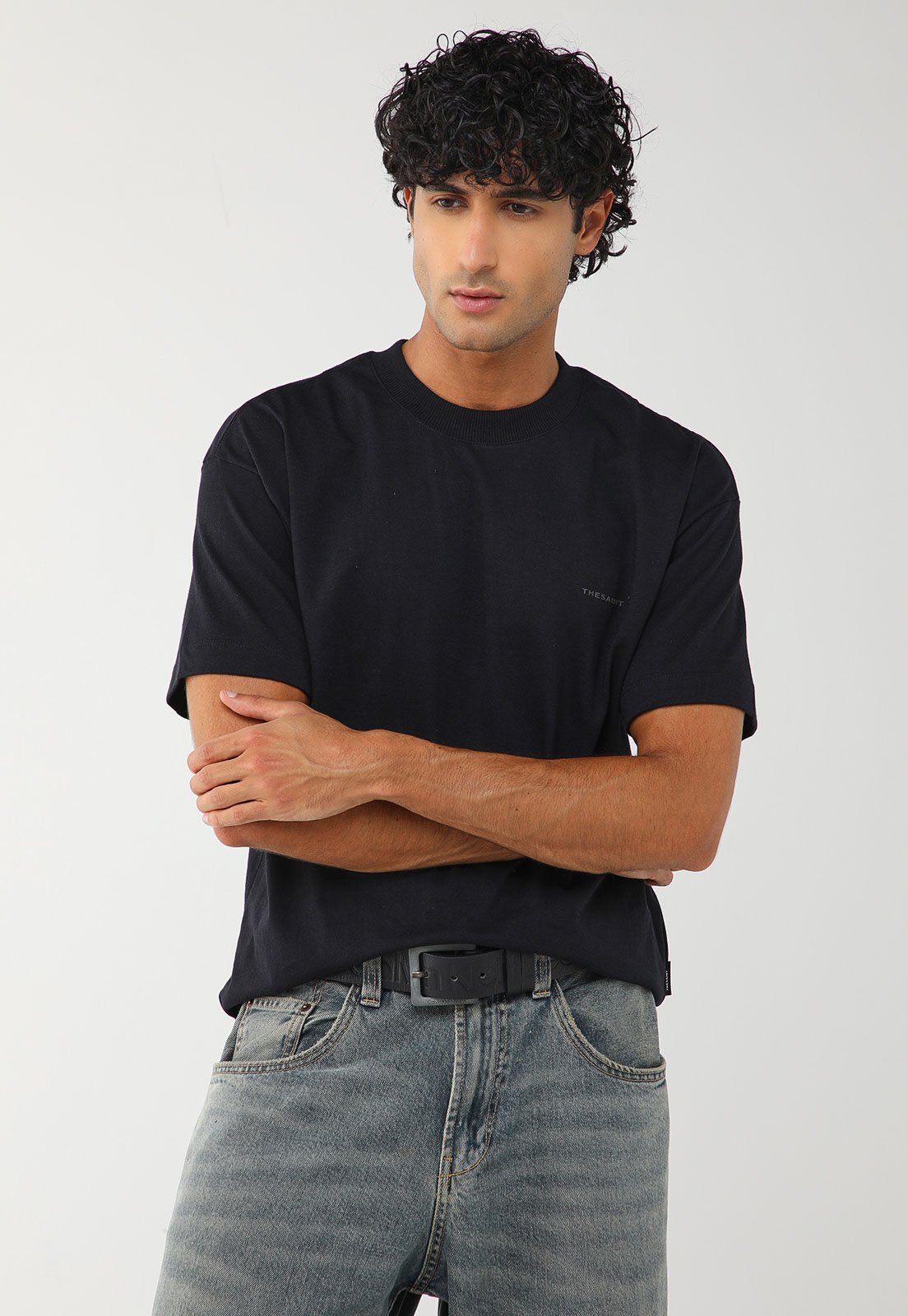 Vista 2 Camiseta Masculina THESAINT Logo Preta preto THESAINT preto