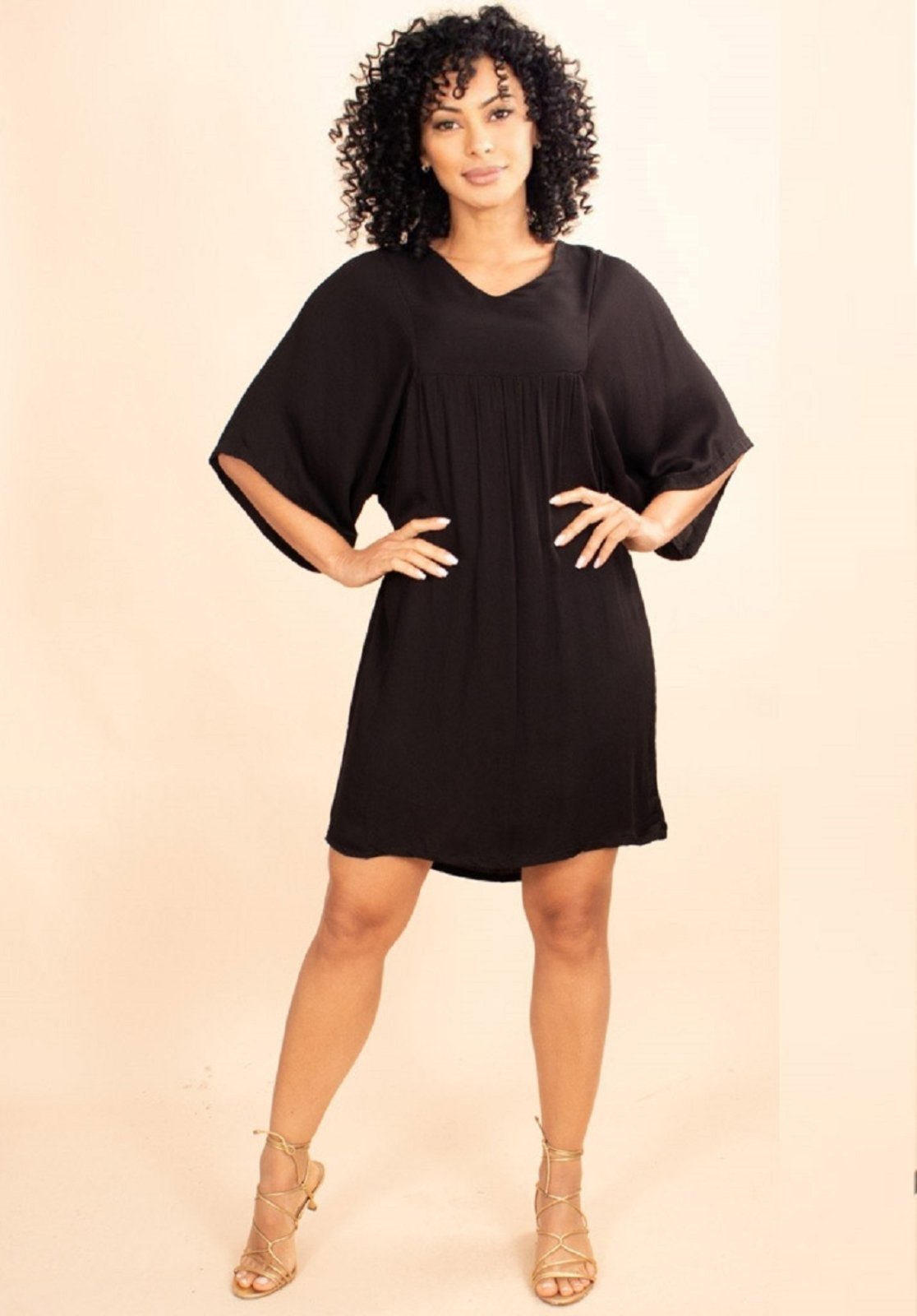 Vestido Curto Plano Preto
