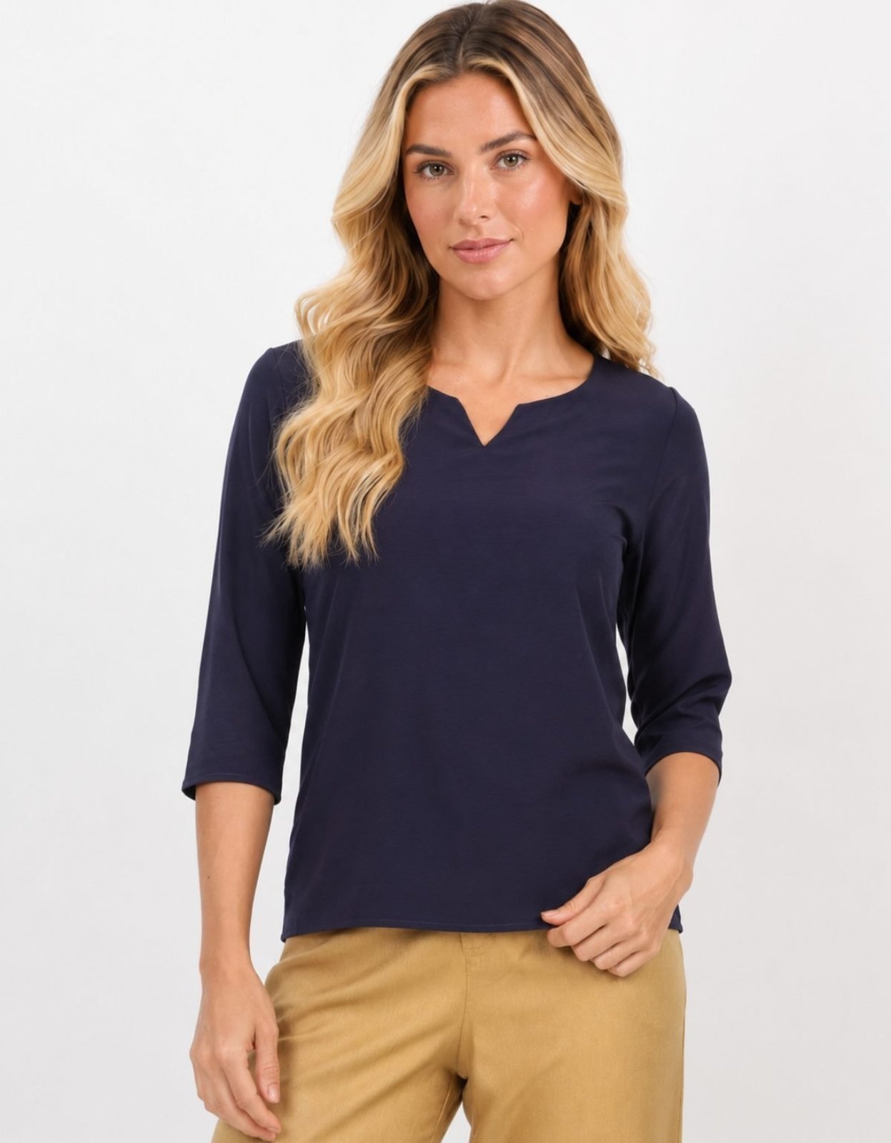 Blusa Feminina Pompier em Crepe Manga 7/8 com Decote Redondo (Abertura em V) Azul Marinho
