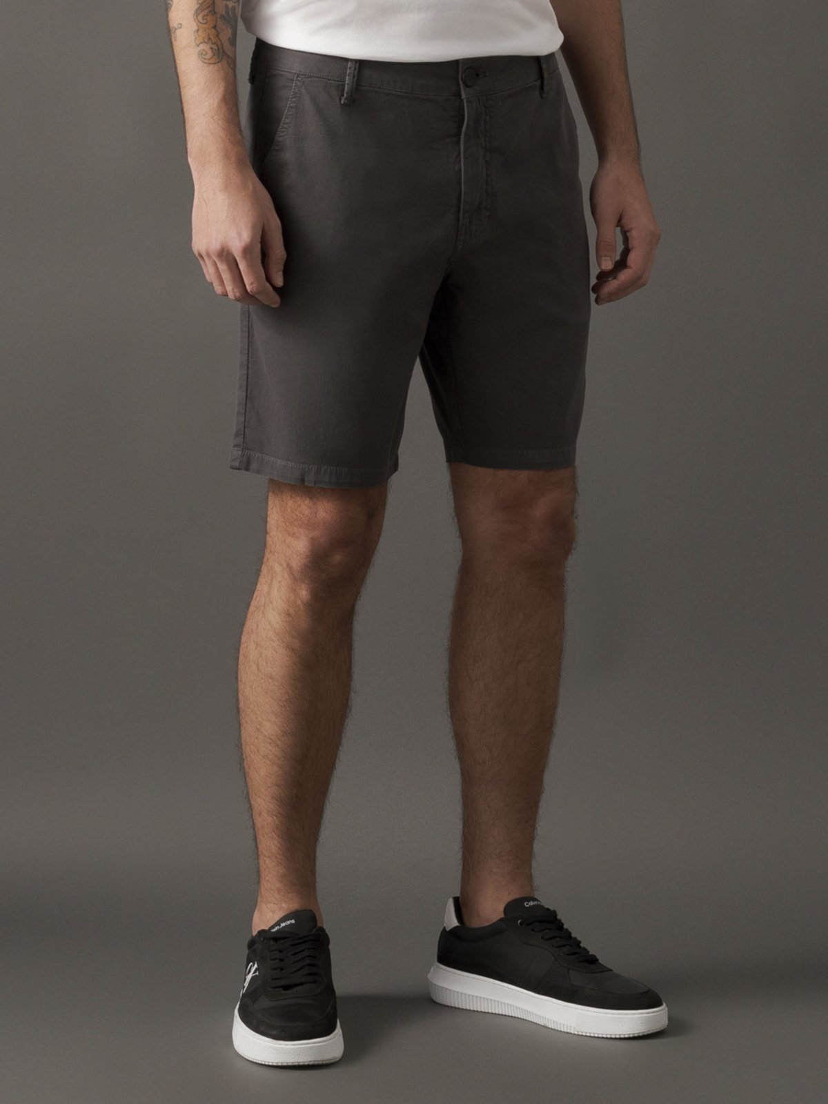 Bermuda Masculina Color Chino Calvin Klein - Chumbo Calvin Klein Jeans