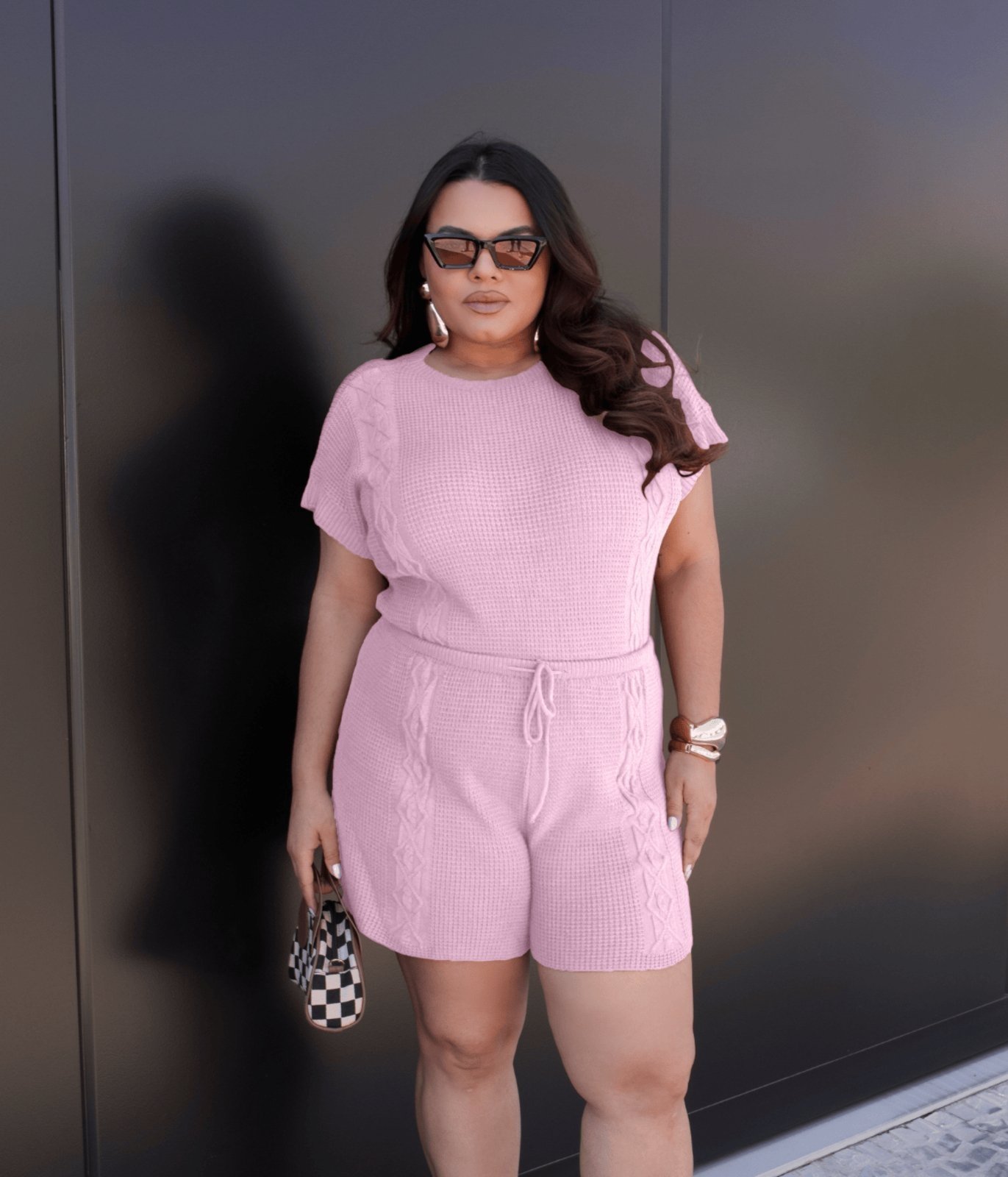 Conjunto Cherry Line Duas Peças Blusa Manga Curta Shorts Tricô Marrom Rosa Claro