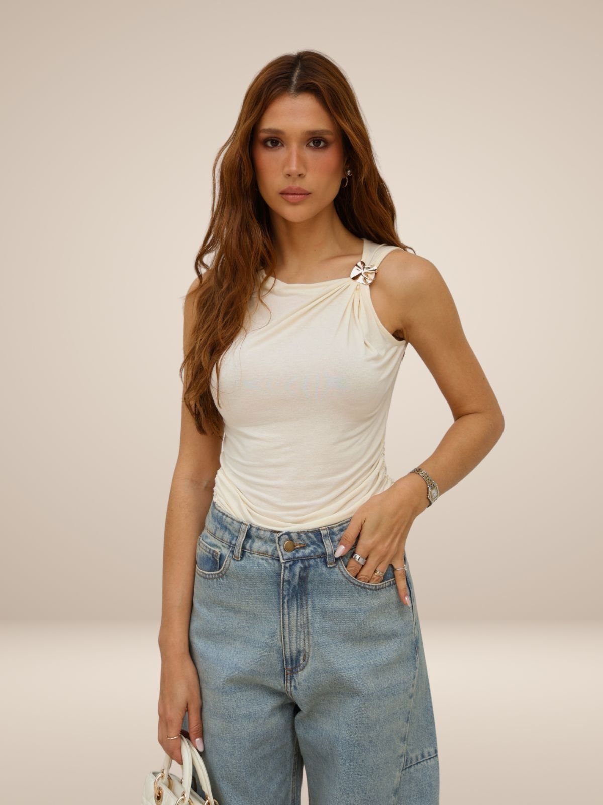 Blusa Via Lessa Sydney Assimétrica em Viscose Creme