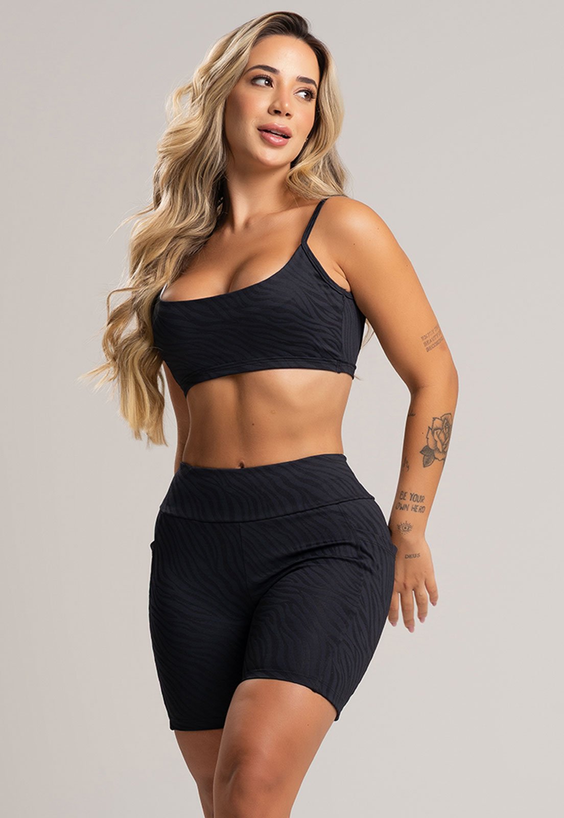 Short Fitness Feminino Com Bolsos Cintura Alta Fitness MVB Modas Jacquard Preto