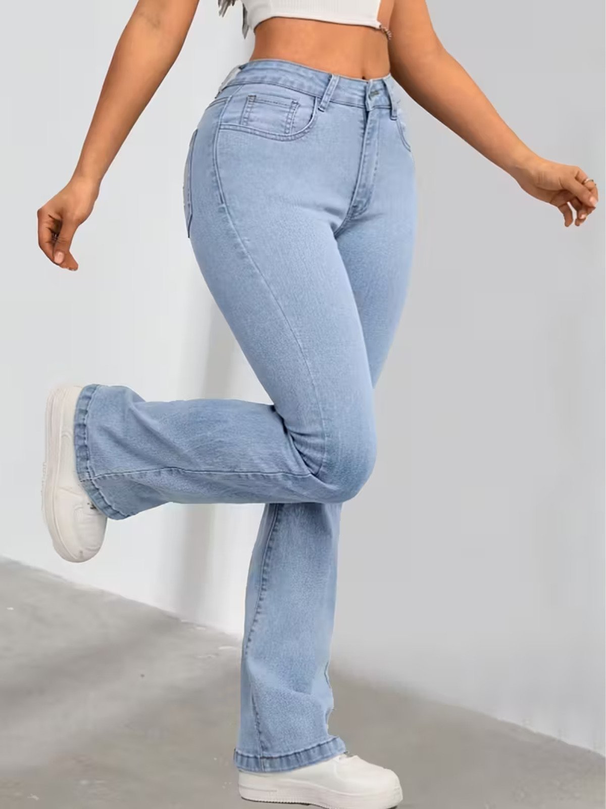Calça Jeans Alpha Street Wear Flare com Caimento Impecável e Tecido Premium Delave