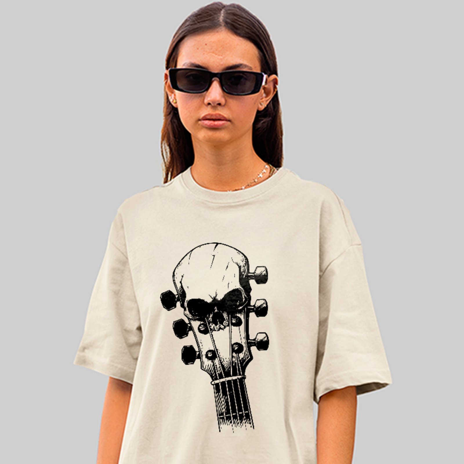 Camiseta Oversized Skull Guitar Rock Style Urban Trend Off White